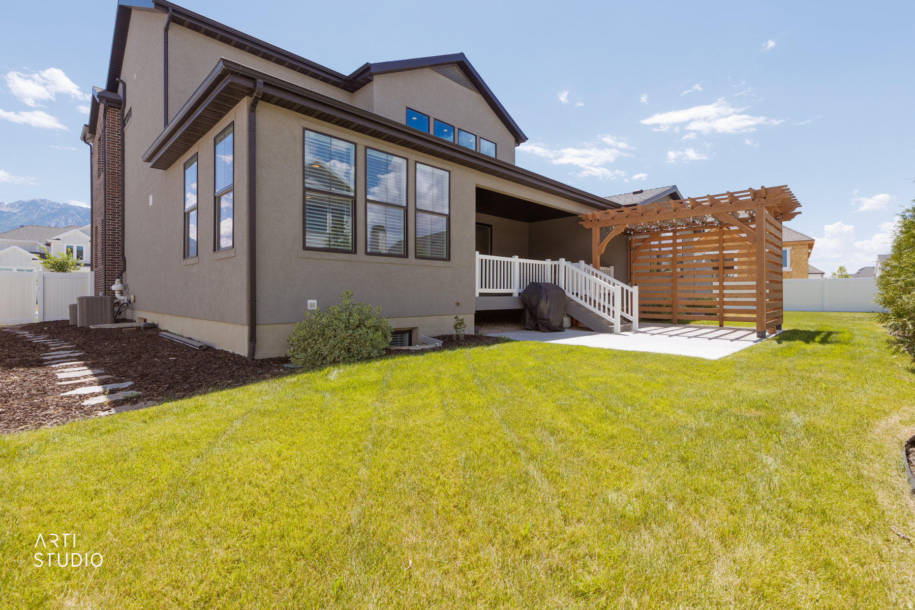 WILLOW CREEK - Residential