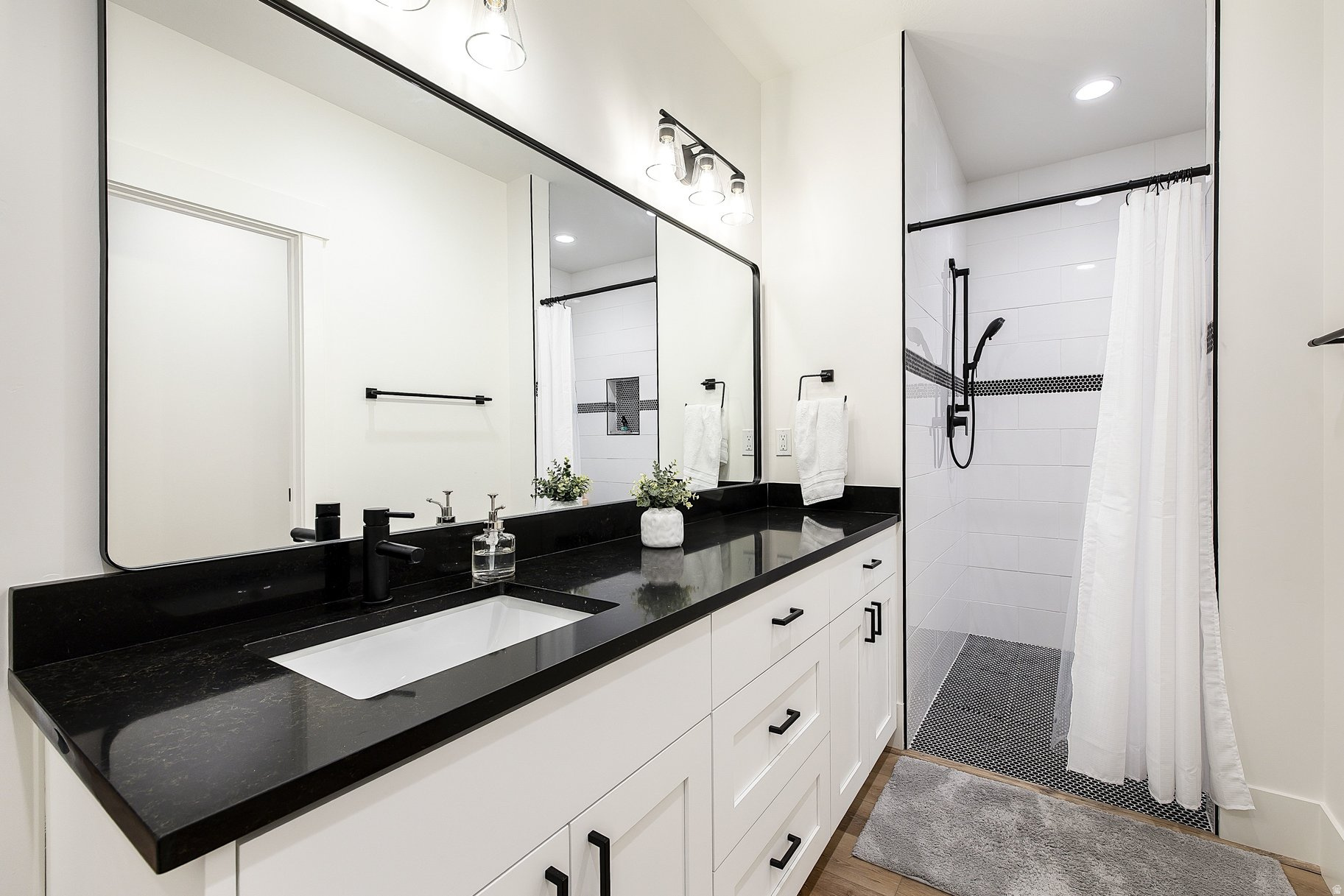VALLEY HILLS ESTATES - Residential