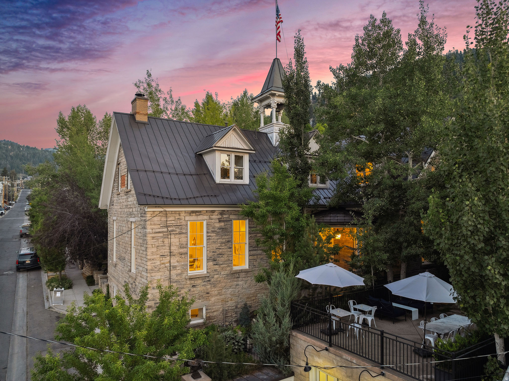 WASHINGTON SCHOOL INN REPLAT - Residential