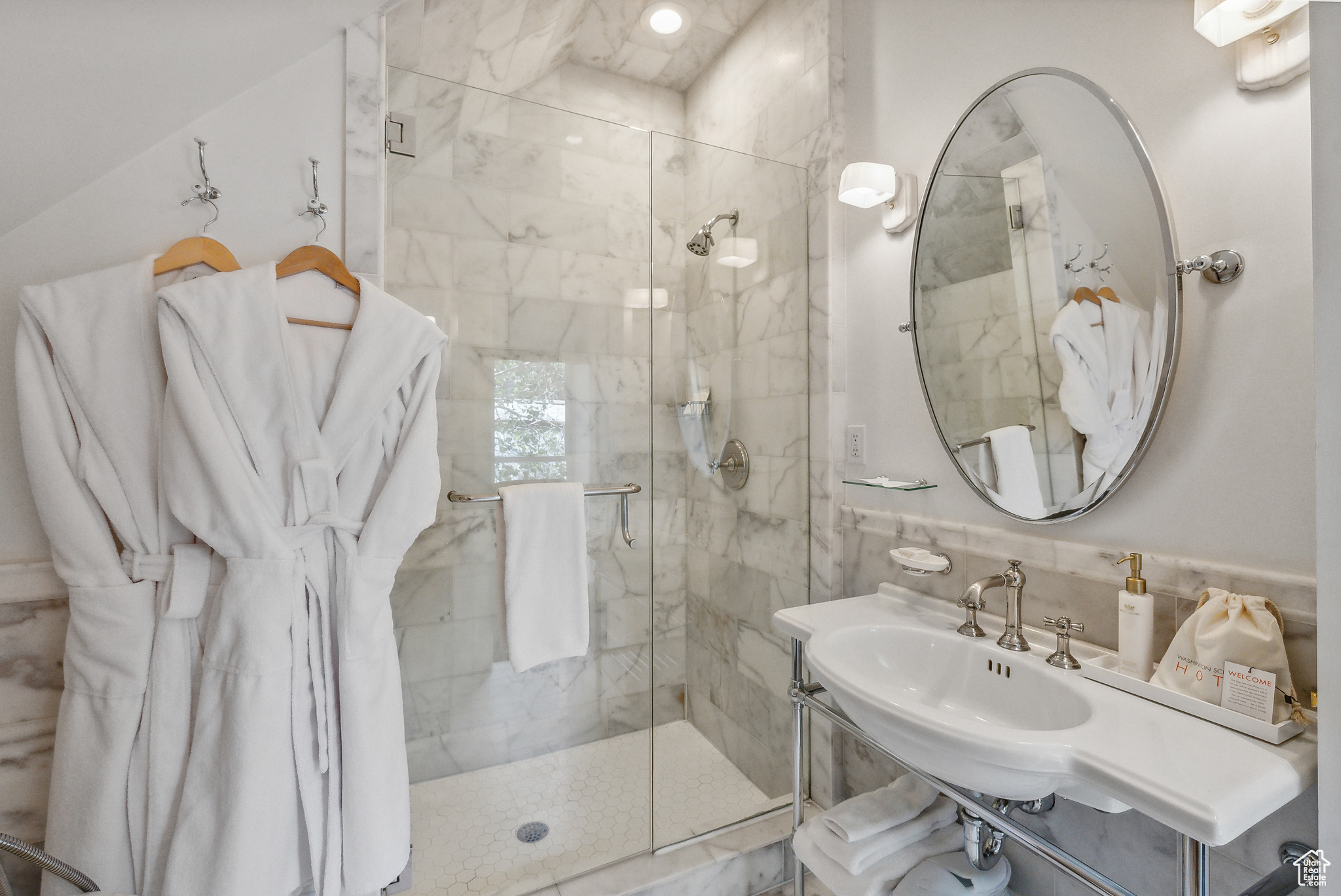 WASHINGTON SCHOOL INN REPLAT - Residential