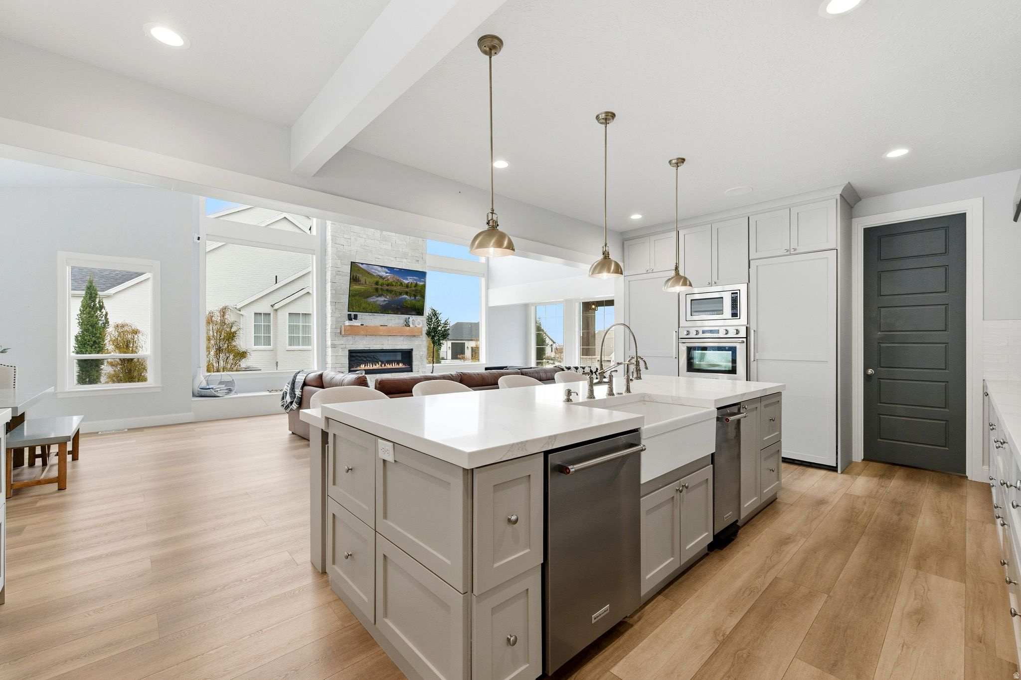 NORTH POINT VIEW - Residential