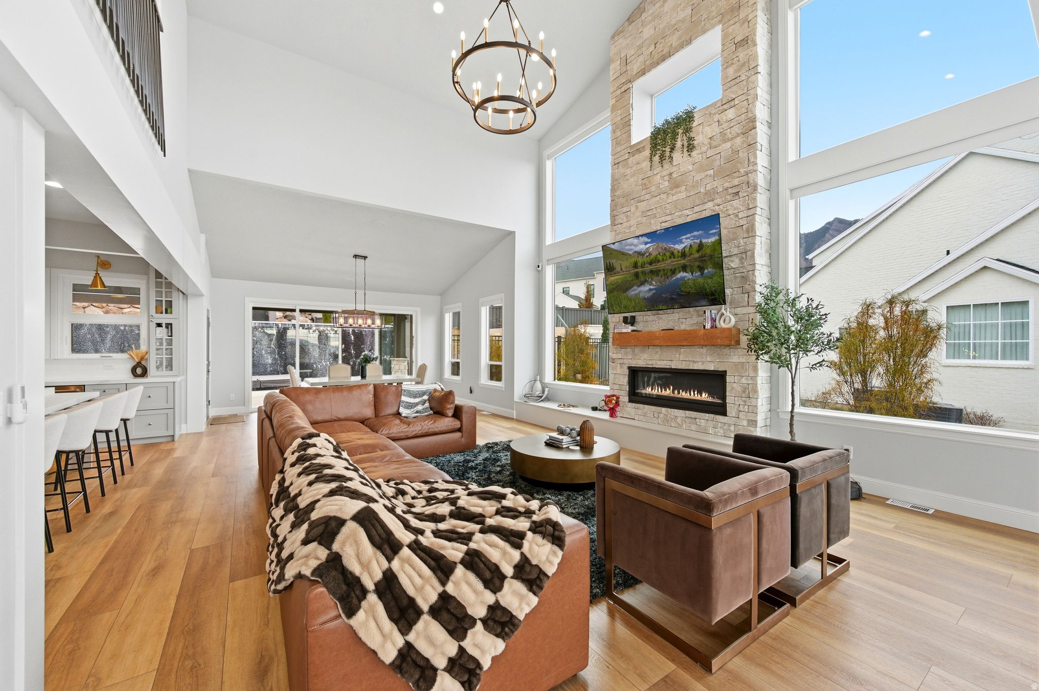 NORTH POINT VIEW - Residential