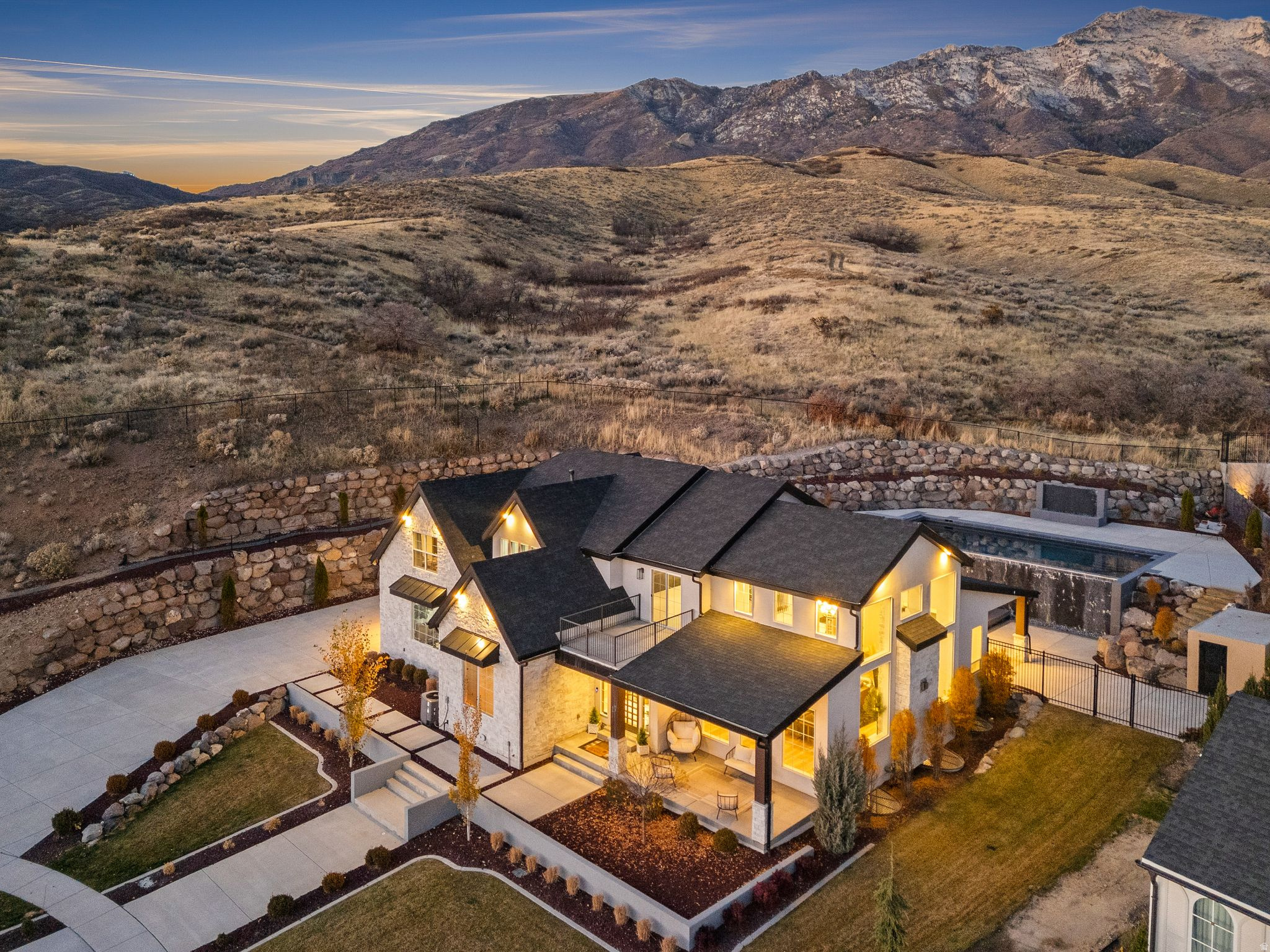 NORTH POINT VIEW - Residential