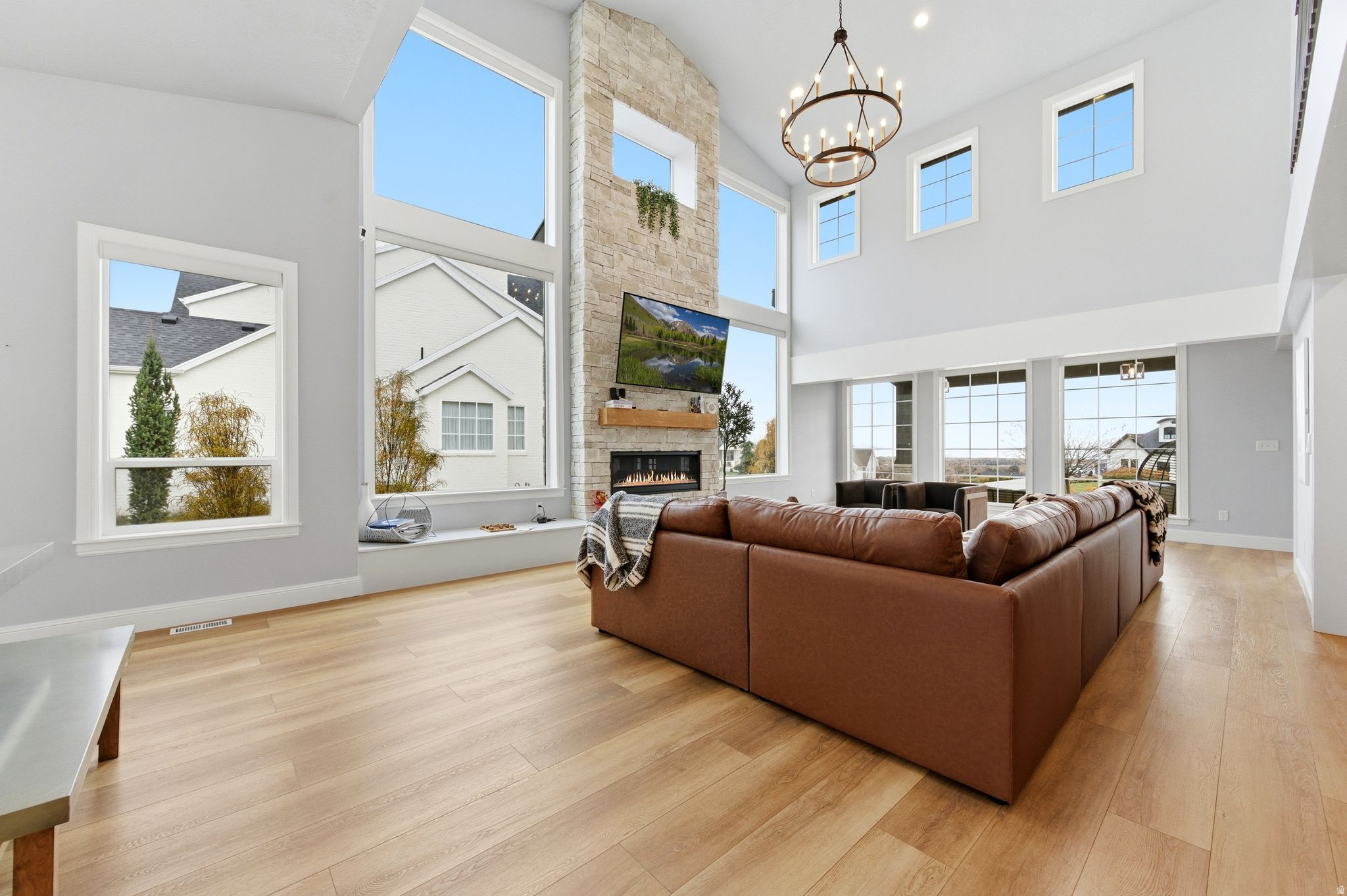 NORTH POINT VIEW - Residential