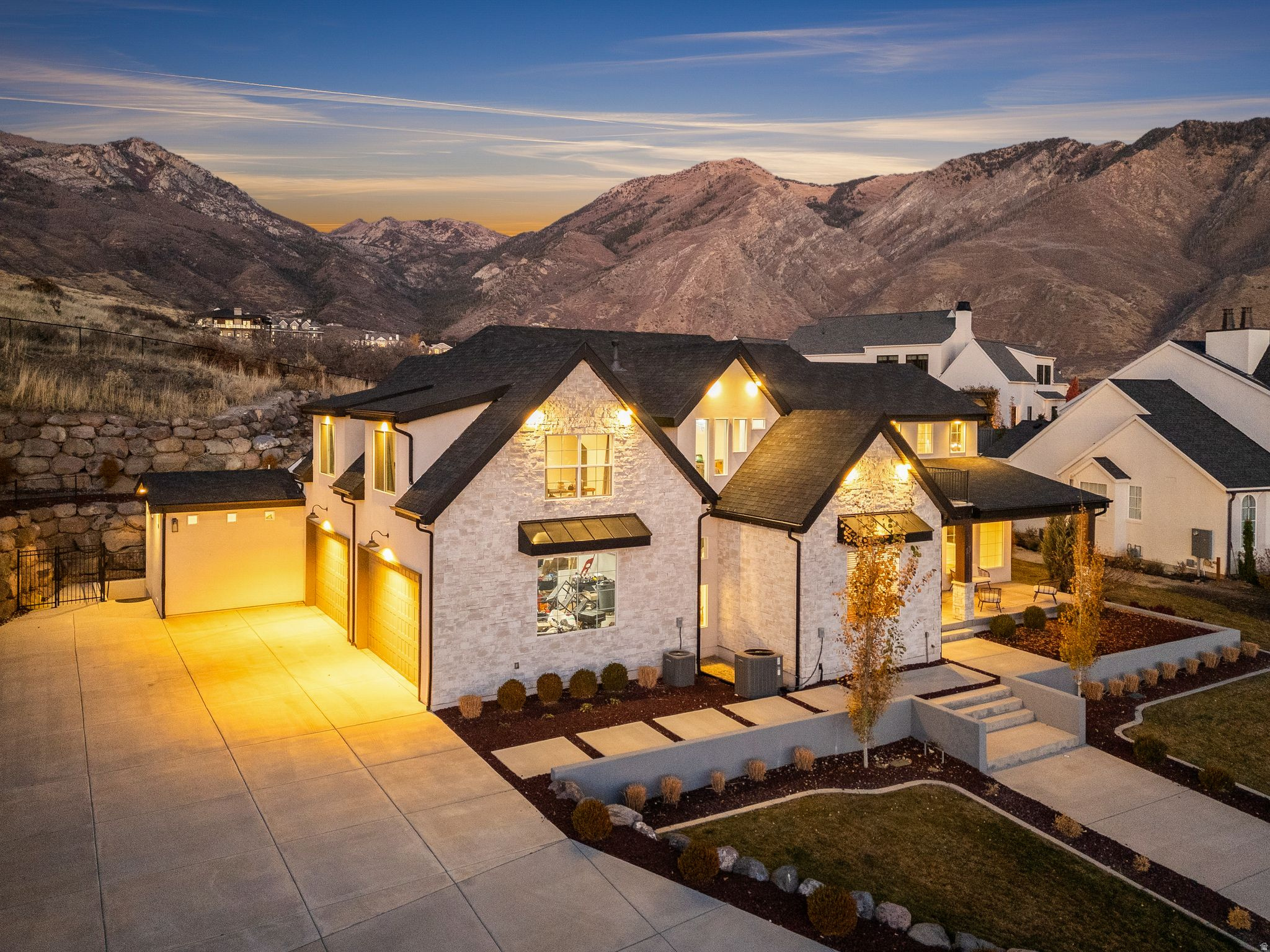 NORTH POINT VIEW - Residential