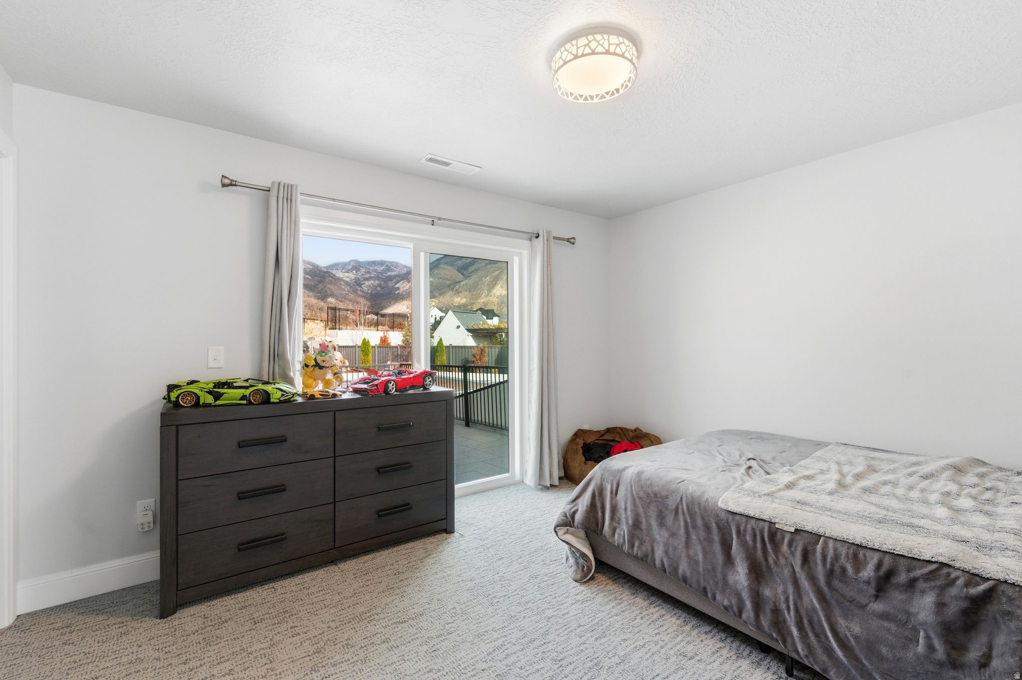 NORTH POINT VIEW - Residential
