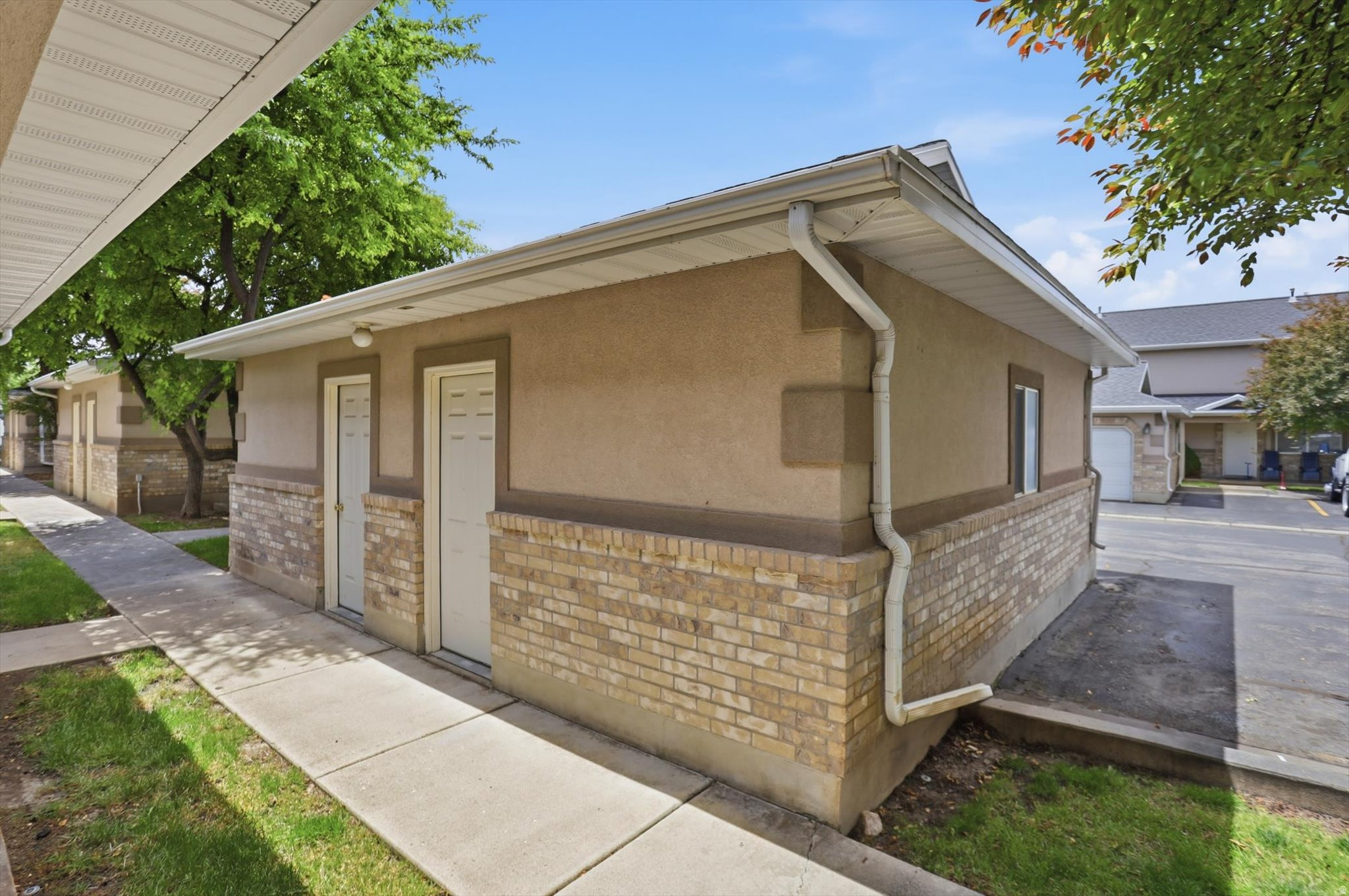 SUNBROOK - Residential
