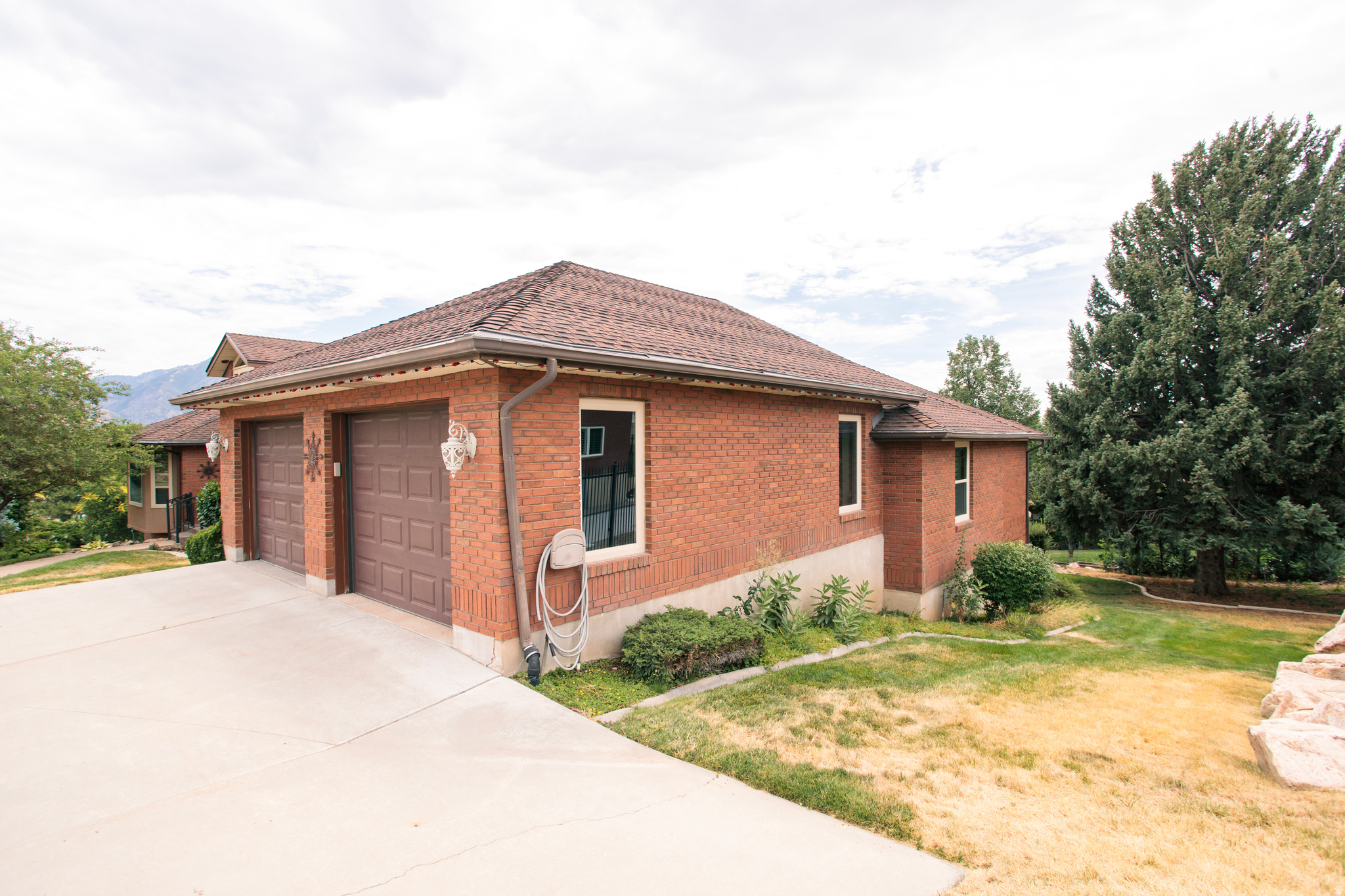 PLEASANT VALLEY ESTATES - Residential