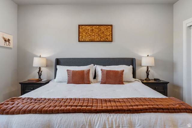 MAYFLOWER LAKESIDE - Residential