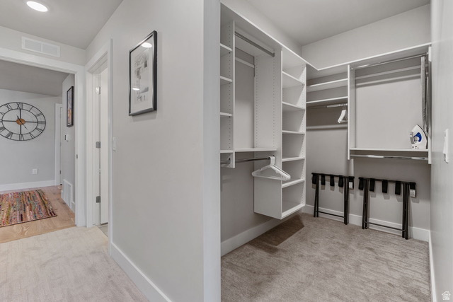 MAYFLOWER LAKESIDE - Residential