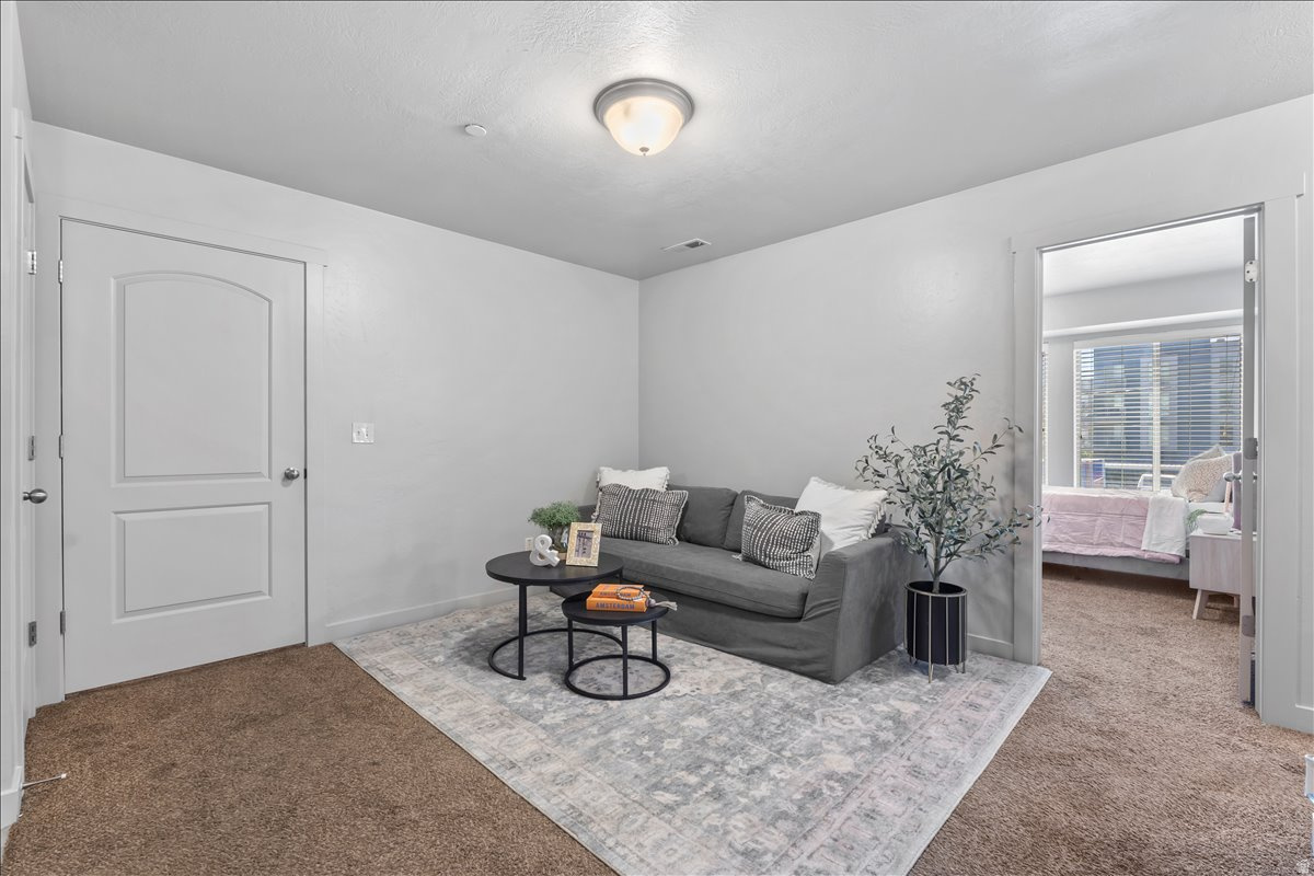 CARSON CORNER - Residential