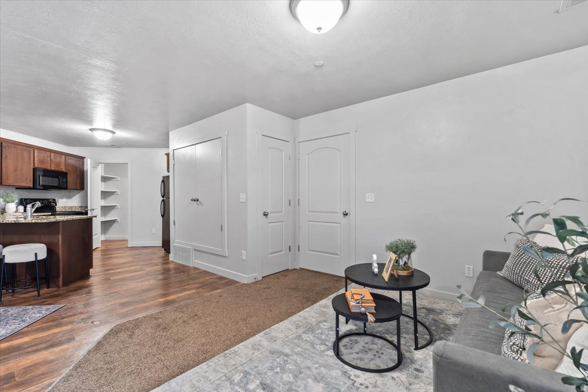 CARSON CORNER - Residential