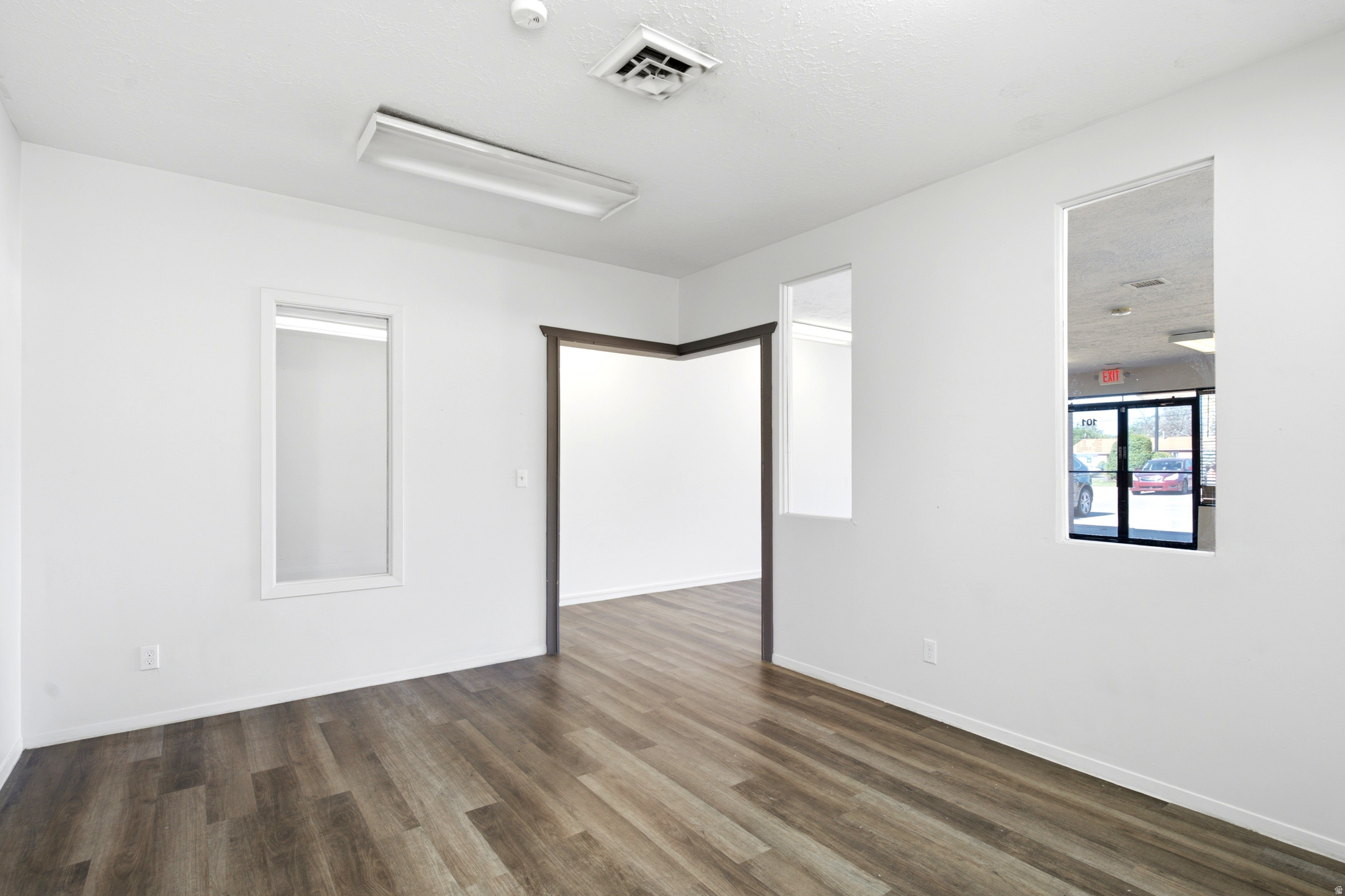 MITCHELL PLAZA - Commercial Lease