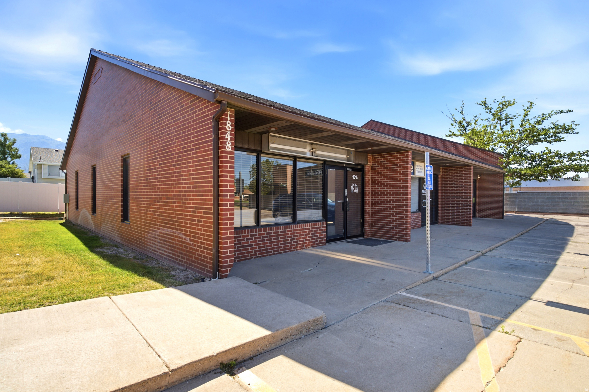 MITCHELL PLAZA - Commercial Lease