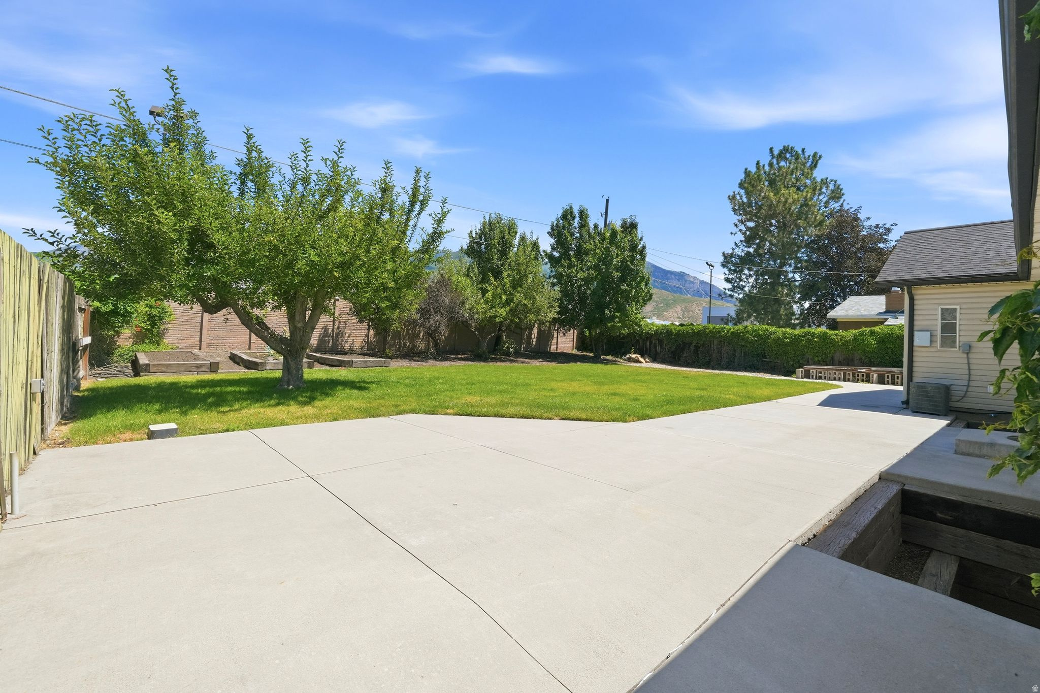 MELANIE GARDENS - Residential