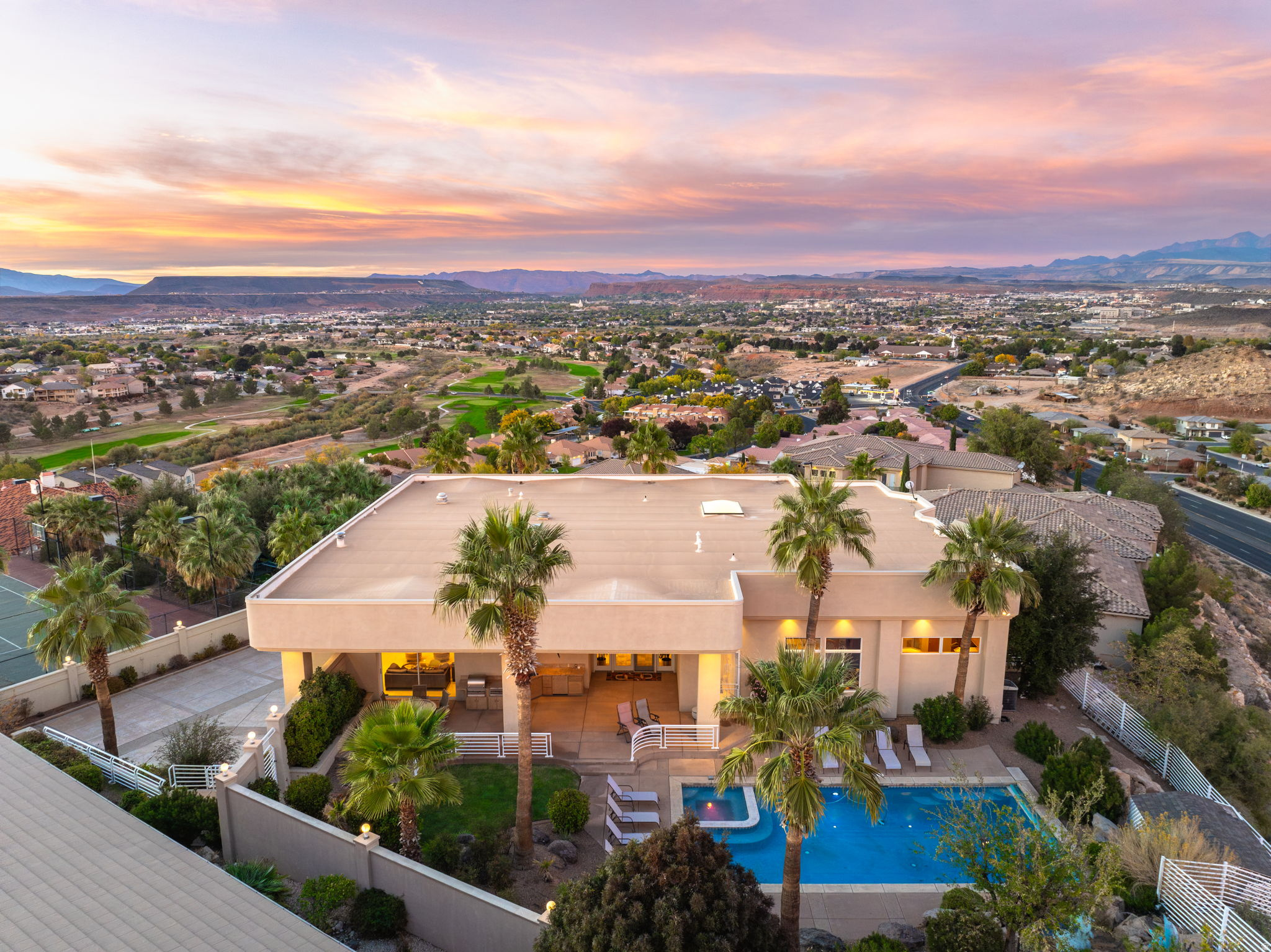 FALCON POINT - Residential