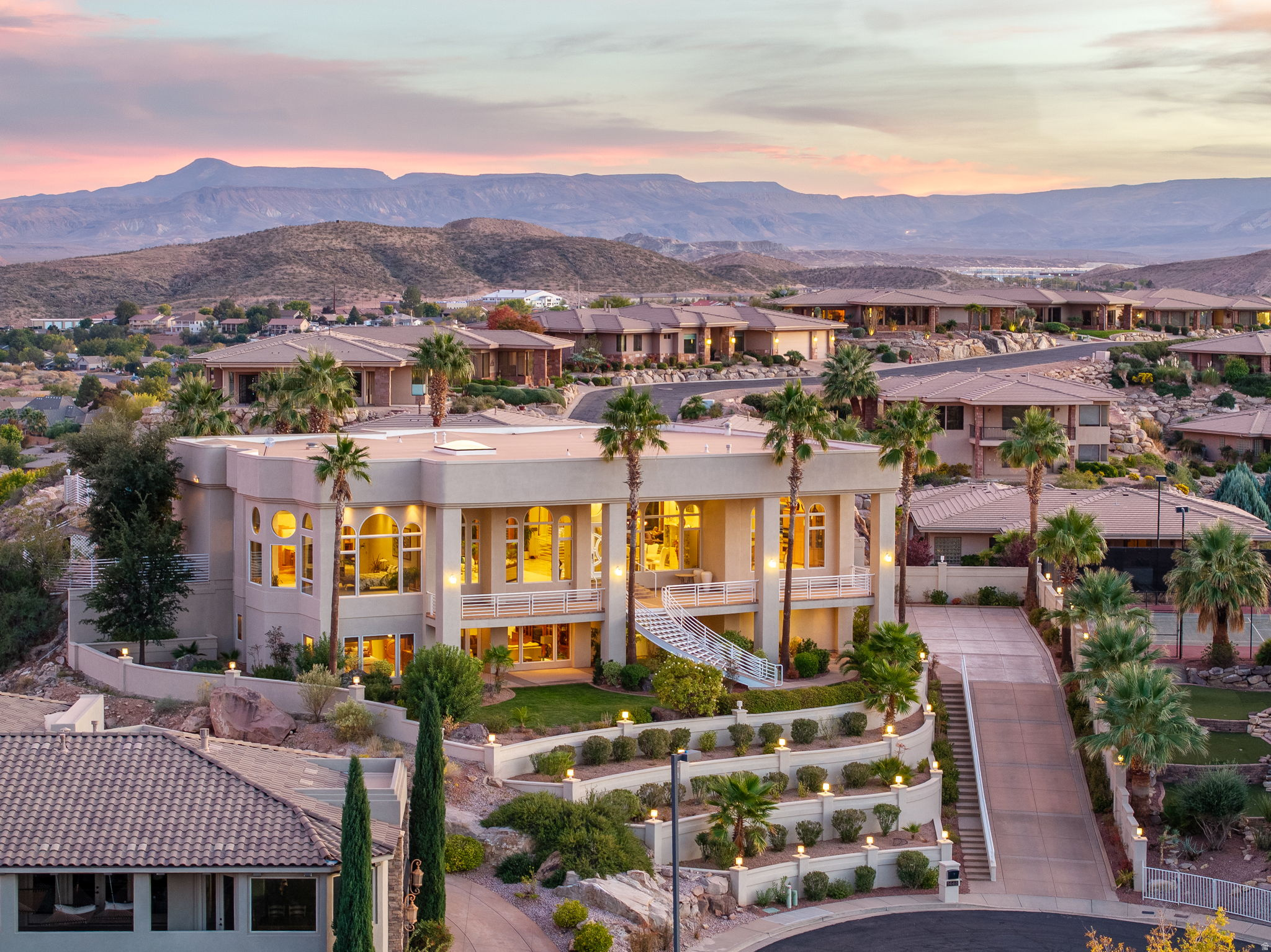 FALCON POINT - Residential