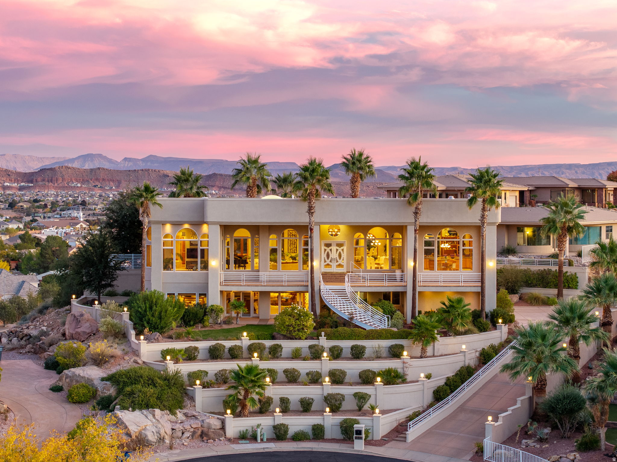 FALCON POINT - Residential