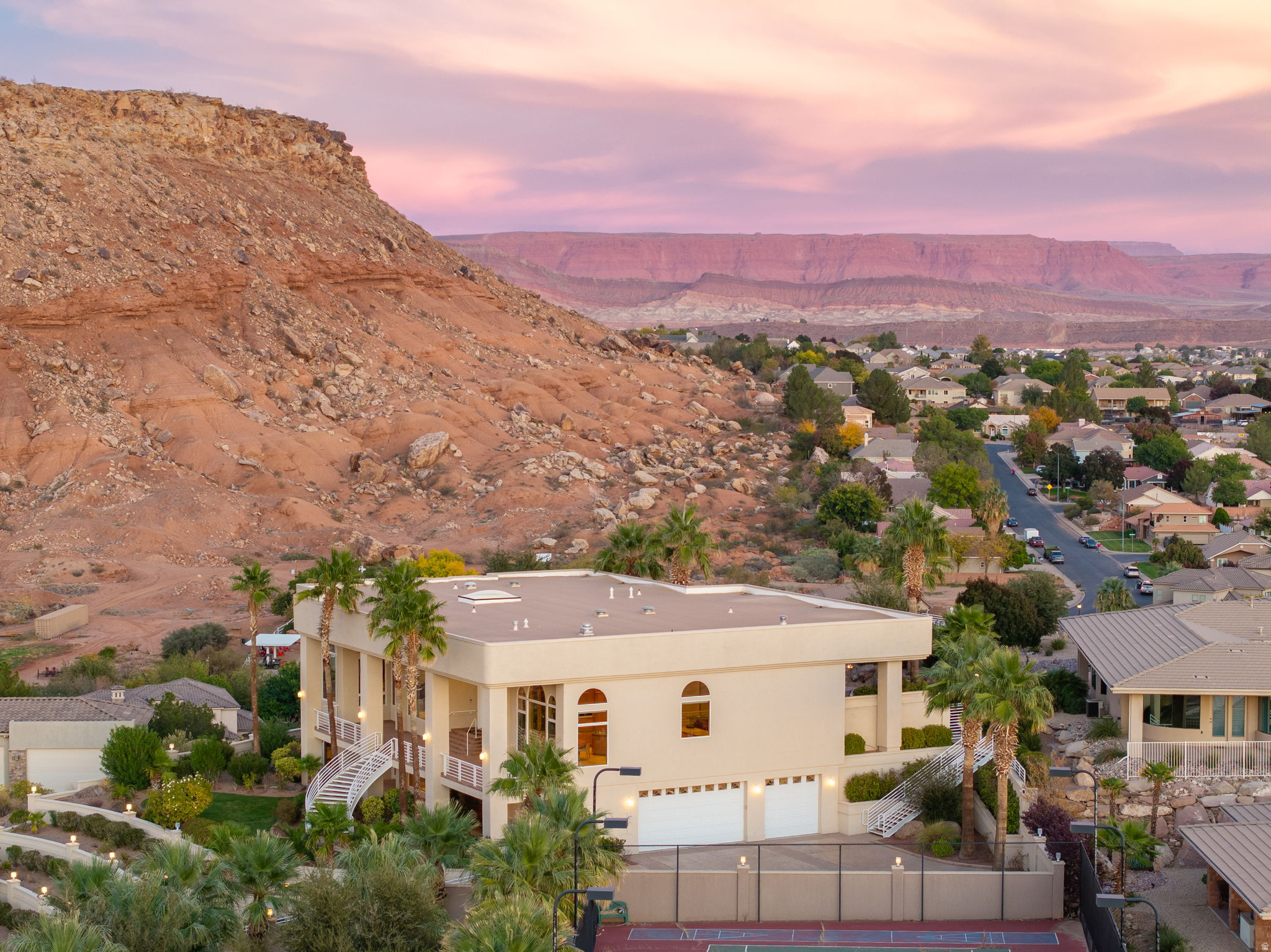 FALCON POINT - Residential