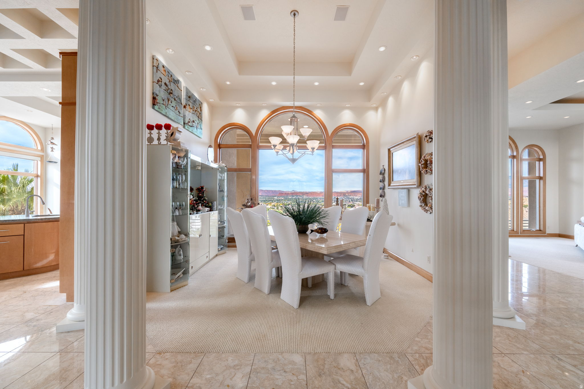 FALCON POINT - Residential