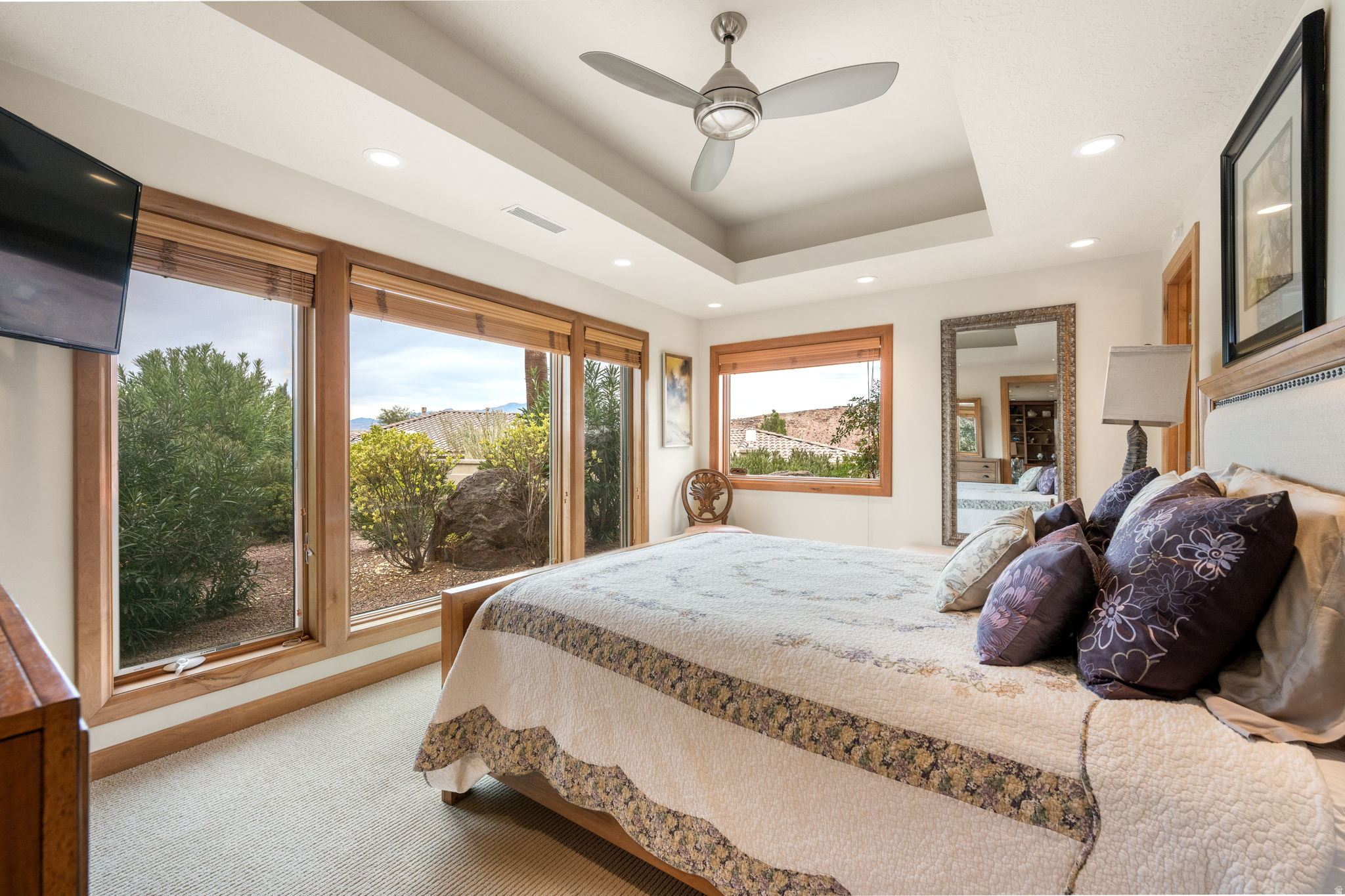 FALCON POINT - Residential