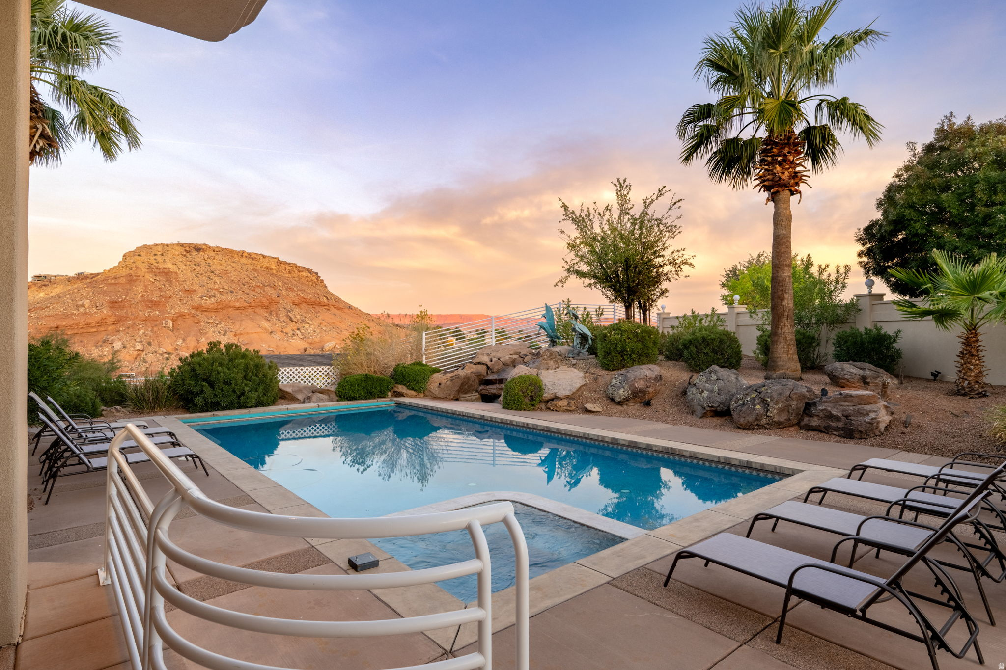 FALCON POINT - Residential