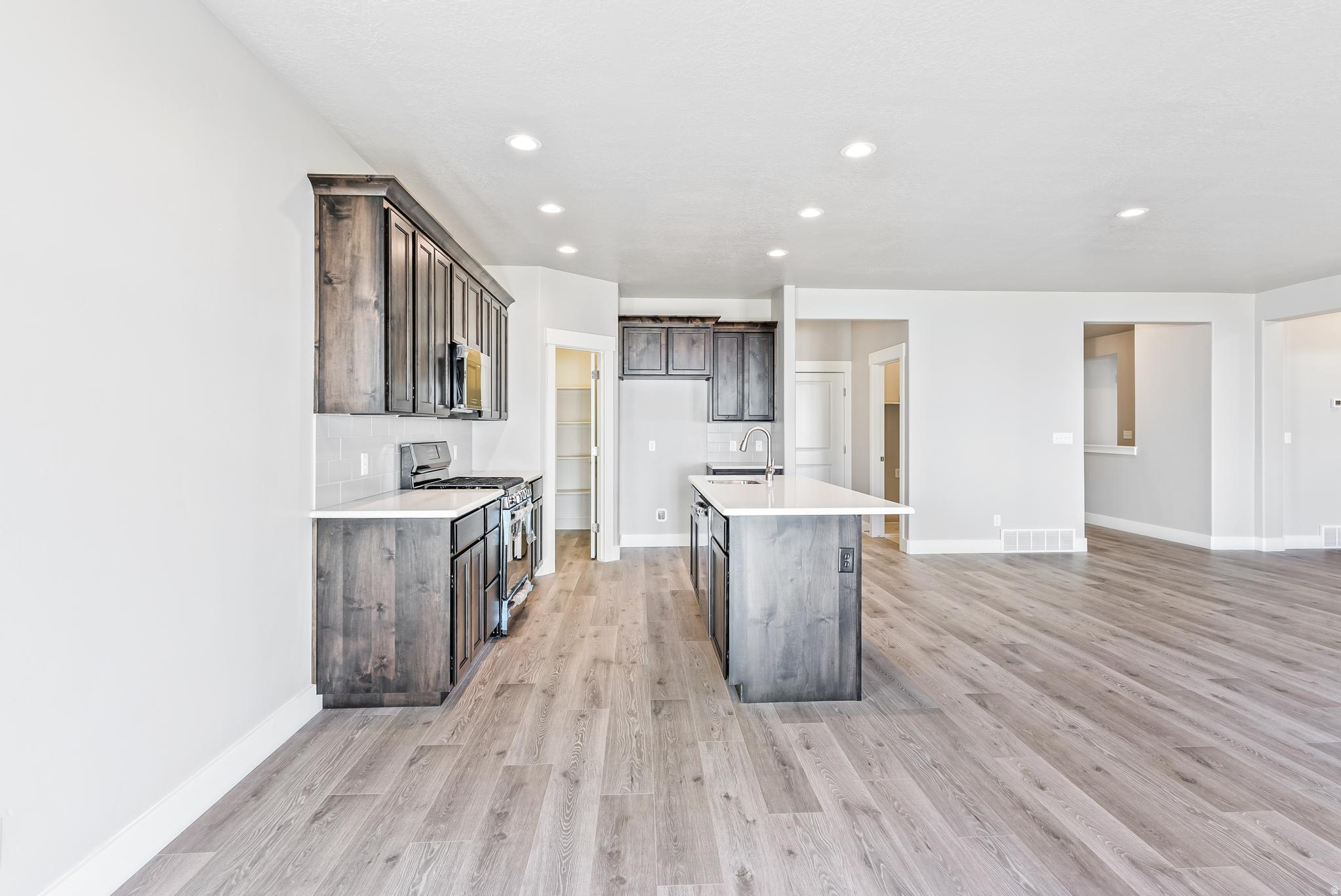 SUMMIT RIDGE THE HILLS - Residential