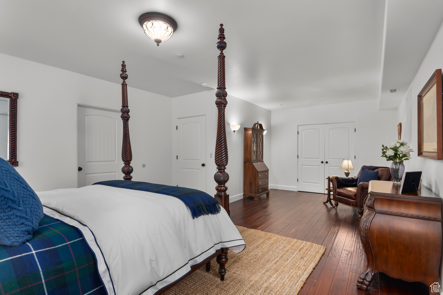 WOODLAND HILLS - Residential