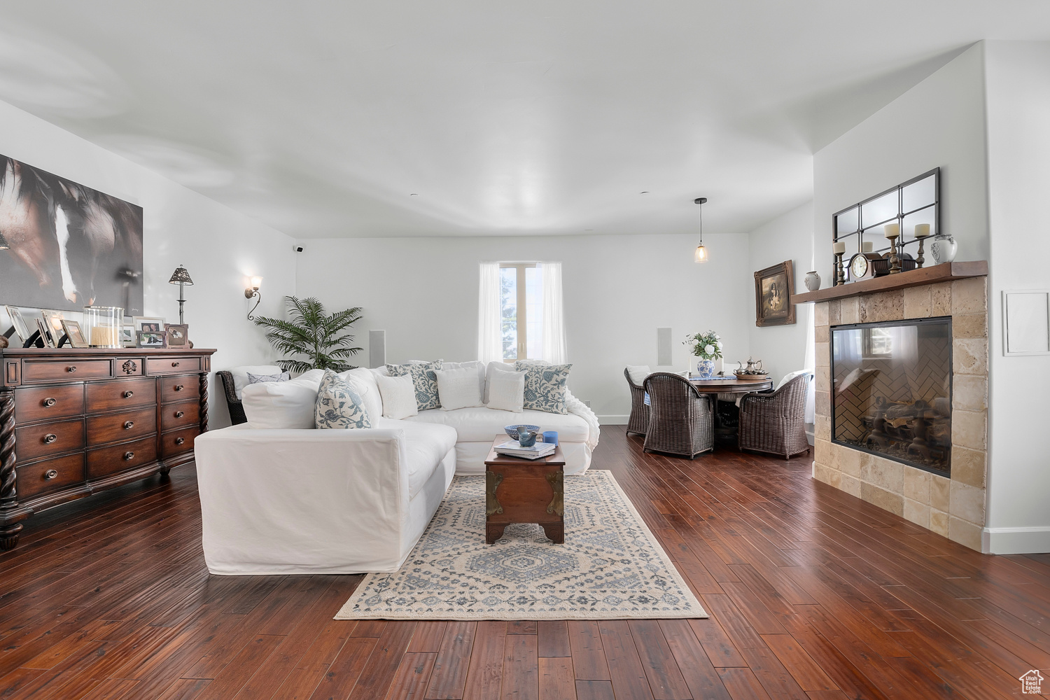 WOODLAND HILLS - Residential