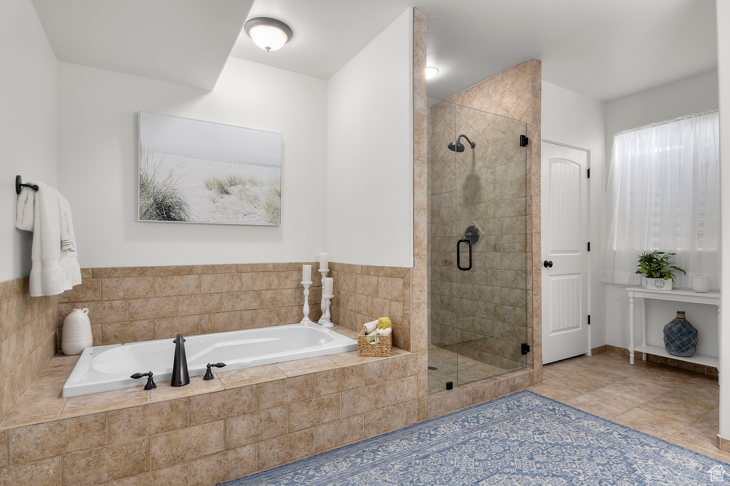 WOODLAND HILLS - Residential