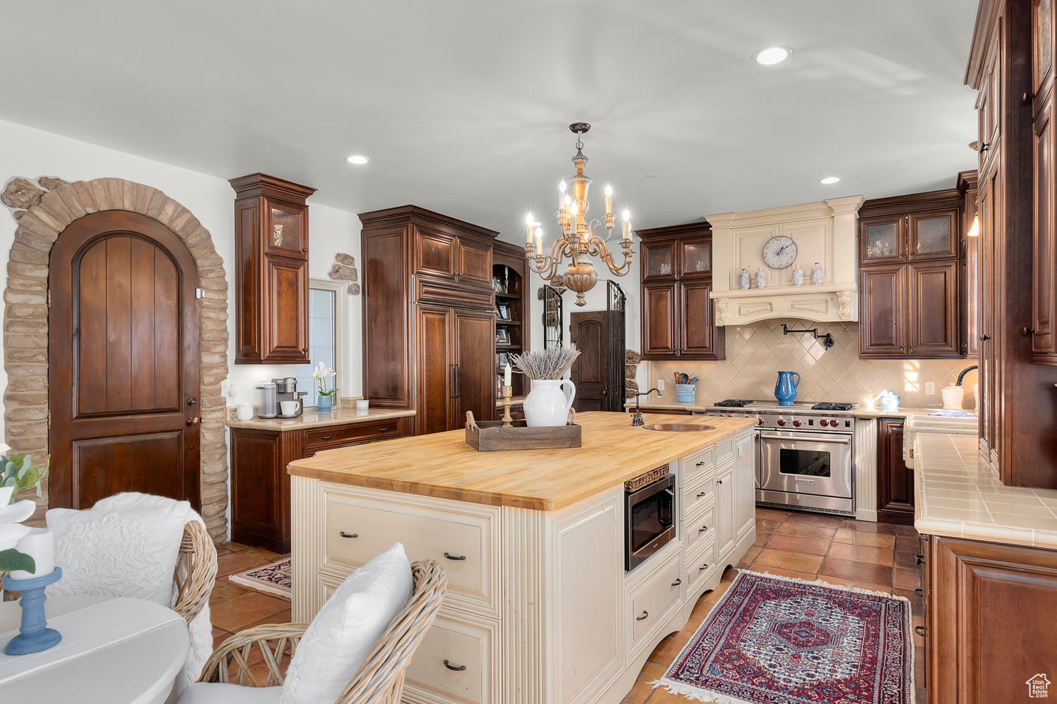 WOODLAND HILLS - Residential