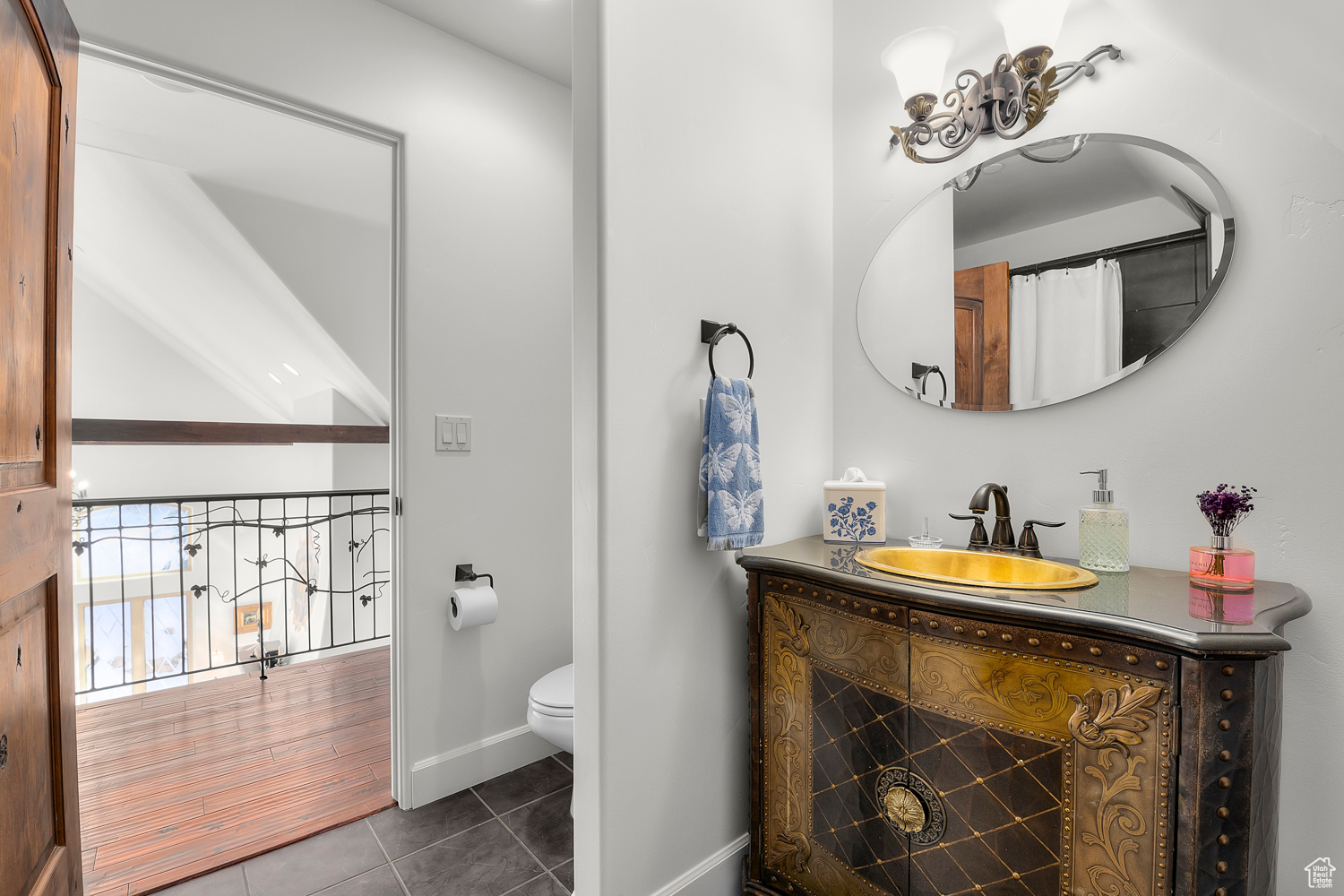 WOODLAND HILLS - Residential