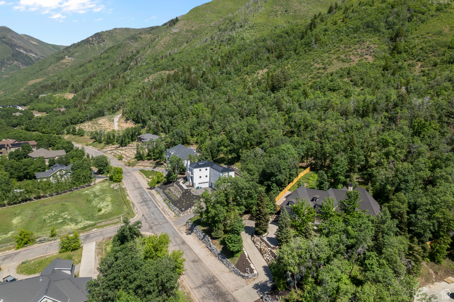 WOODLAND HILLS - Residential