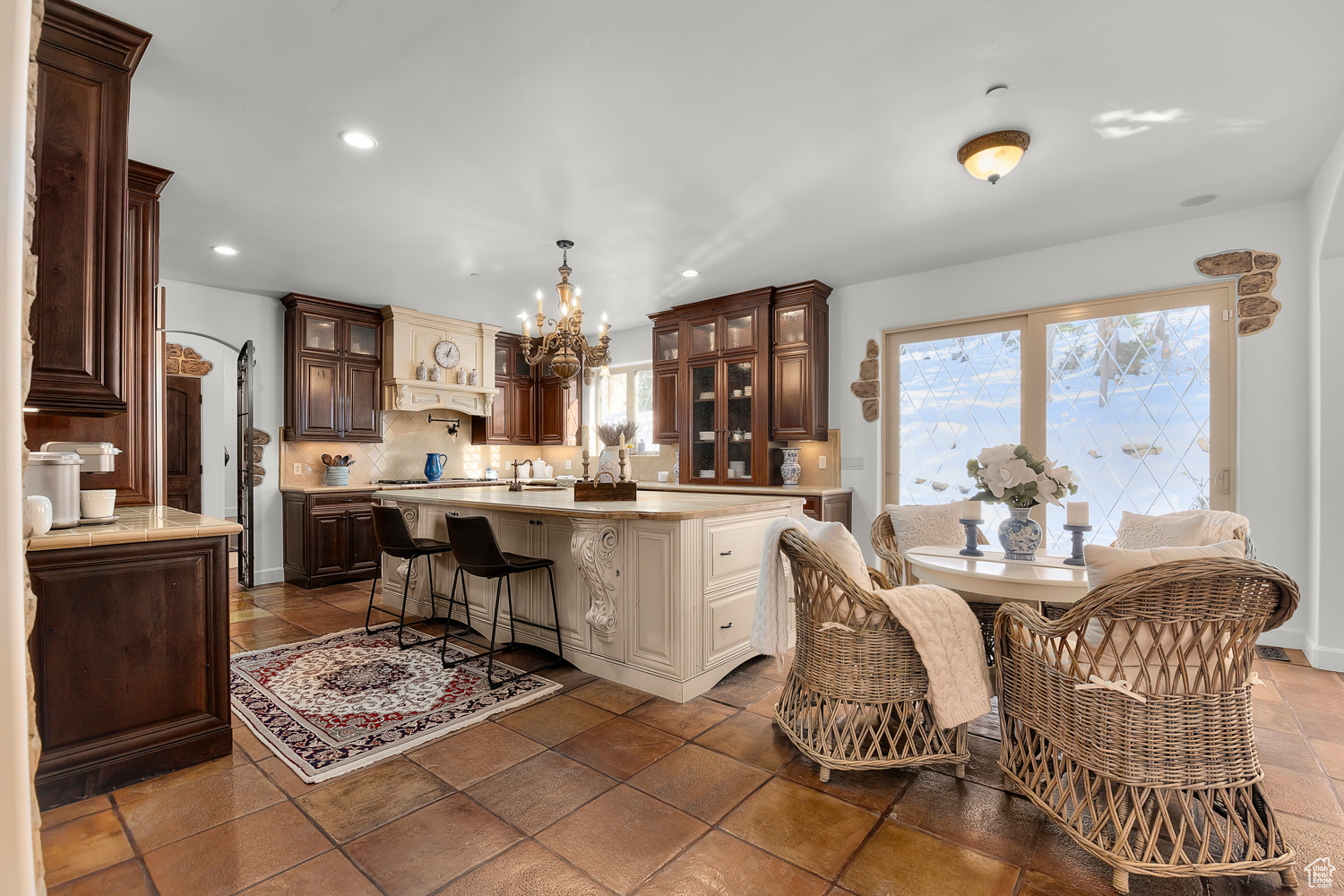 WOODLAND HILLS - Residential