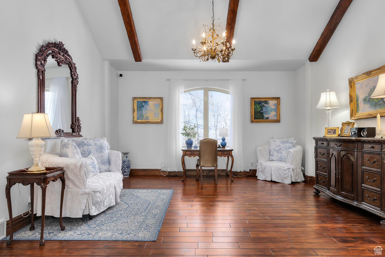 WOODLAND HILLS - Residential