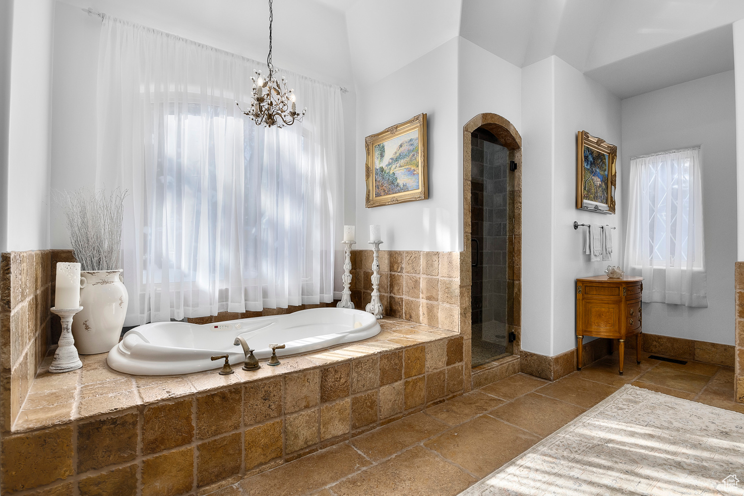 WOODLAND HILLS - Residential