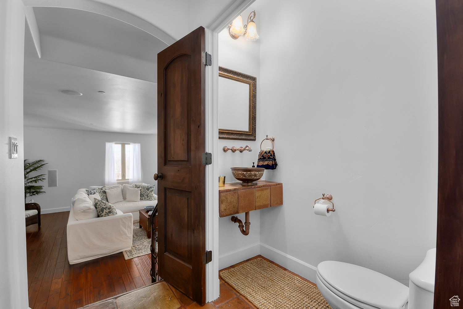 WOODLAND HILLS - Residential