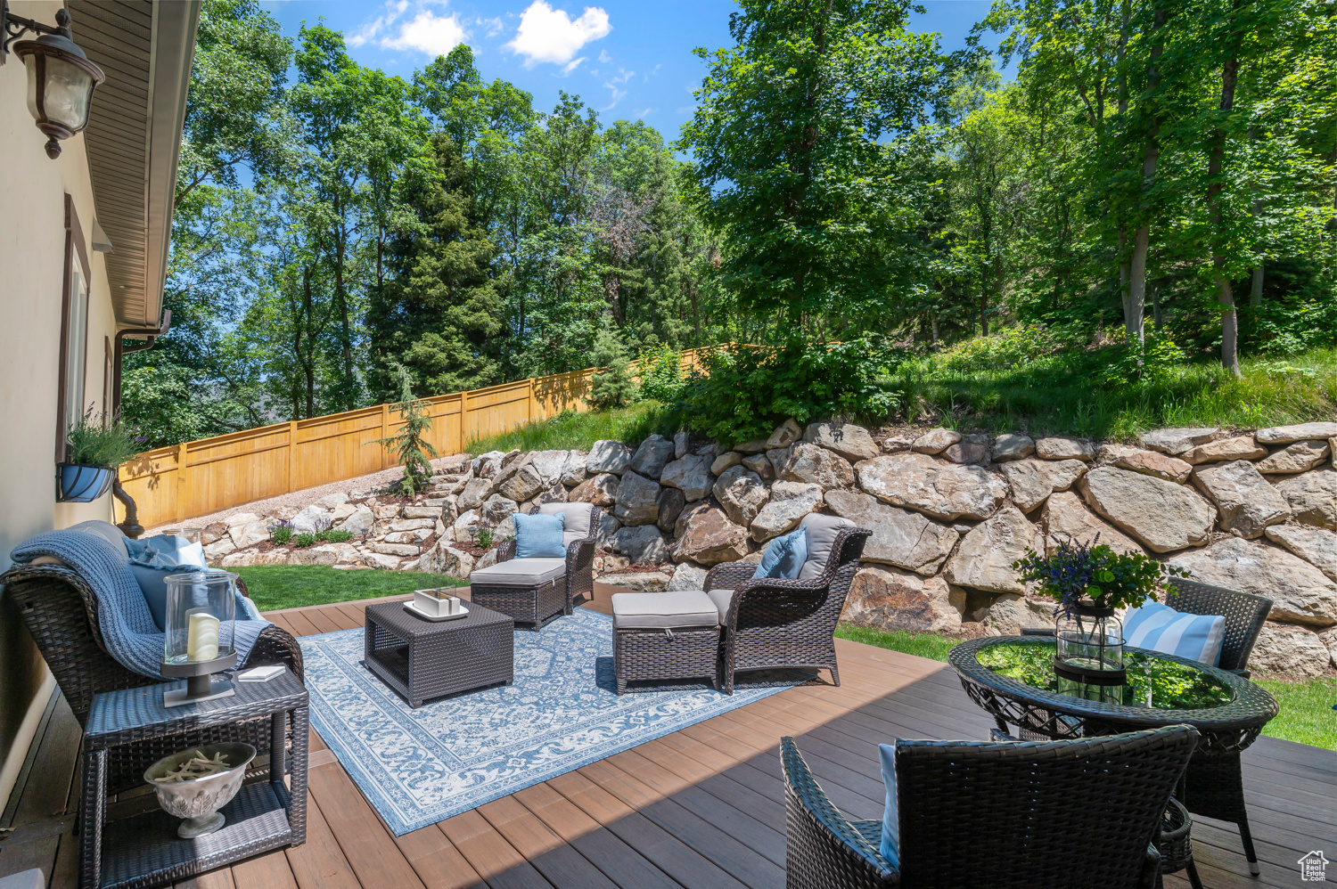 WOODLAND HILLS - Residential