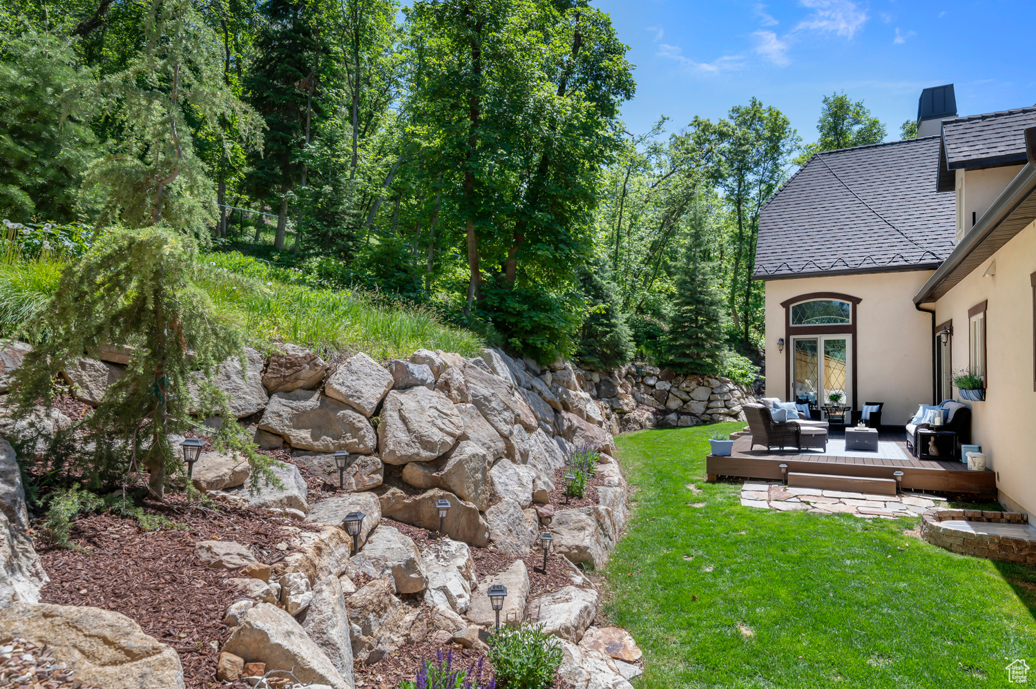 WOODLAND HILLS - Residential