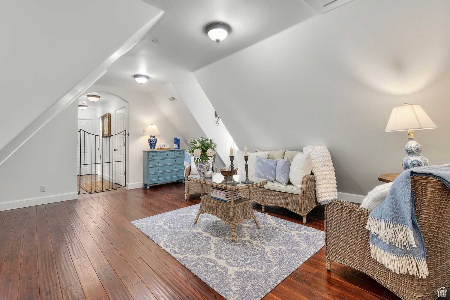 WOODLAND HILLS - Residential