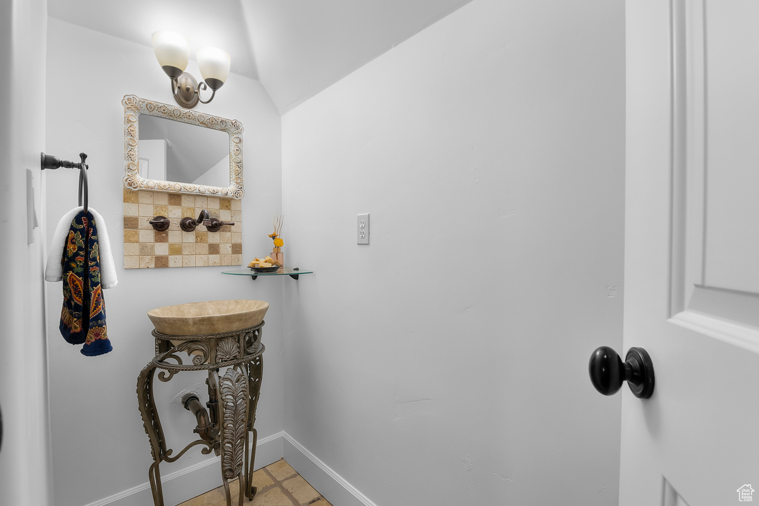 WOODLAND HILLS - Residential