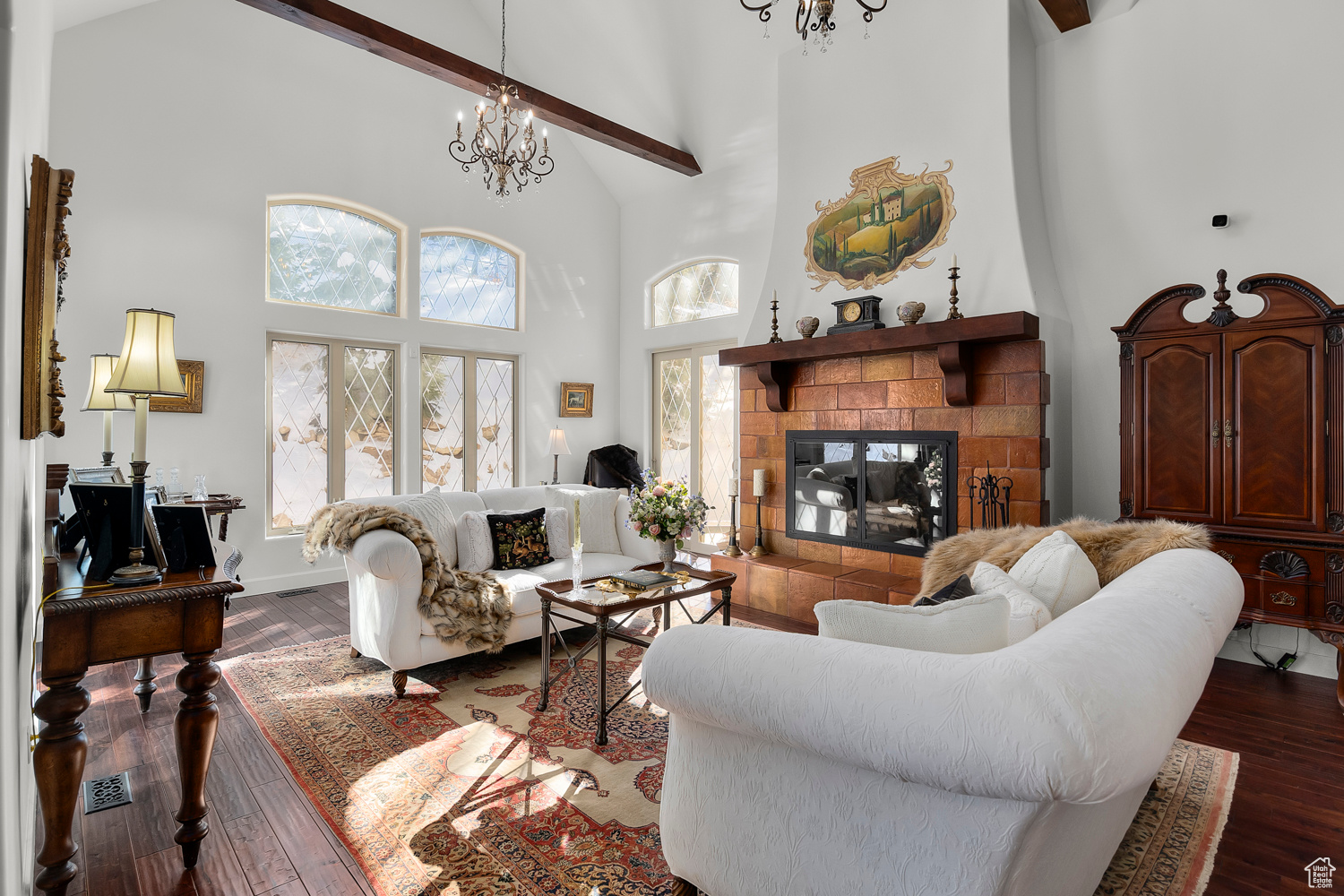 WOODLAND HILLS - Residential