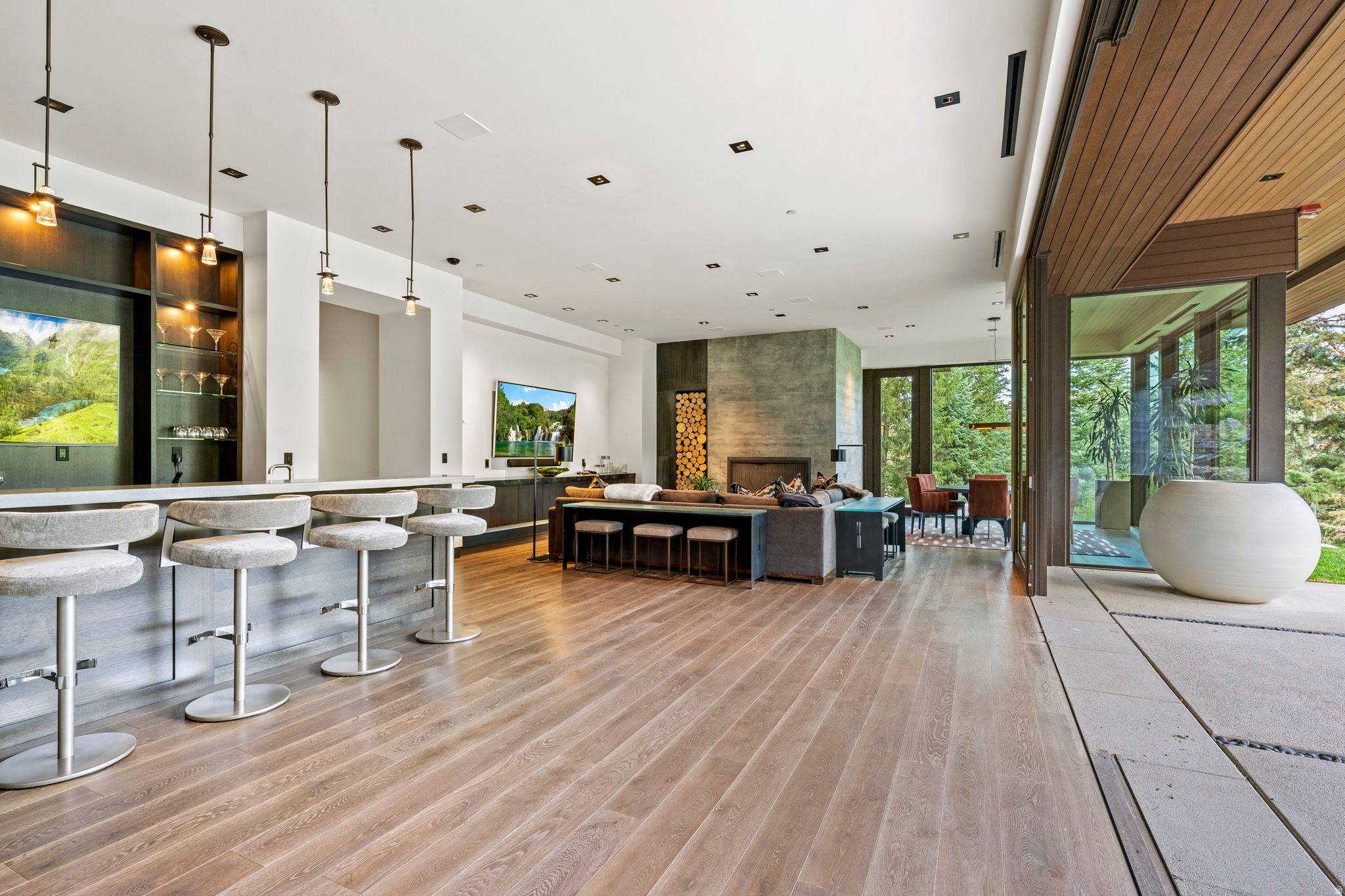 WHITE PINE RANCHES - Residential