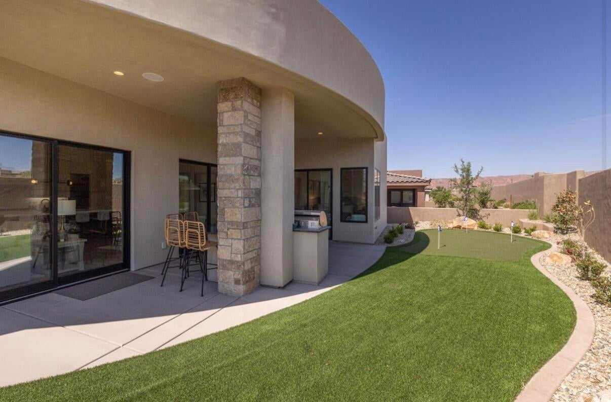 LEDGES OF ST GEORGE PH 7 - Residential