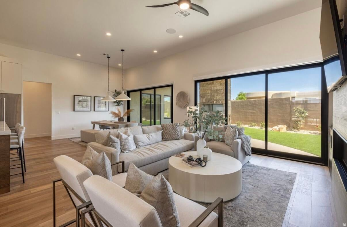LEDGES OF ST GEORGE PH 7 - Residential