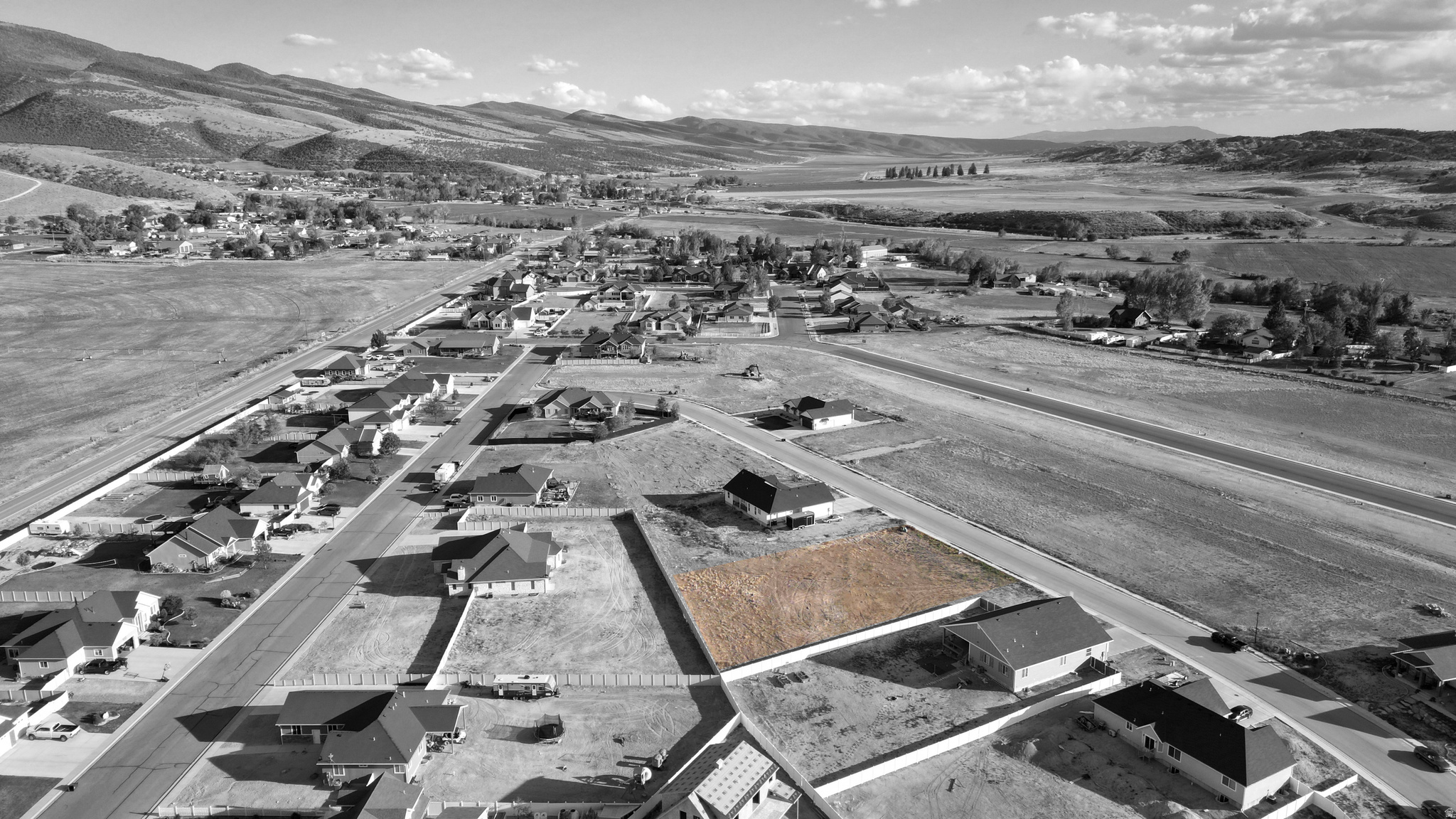 MAYFIELD ESTATES - Land