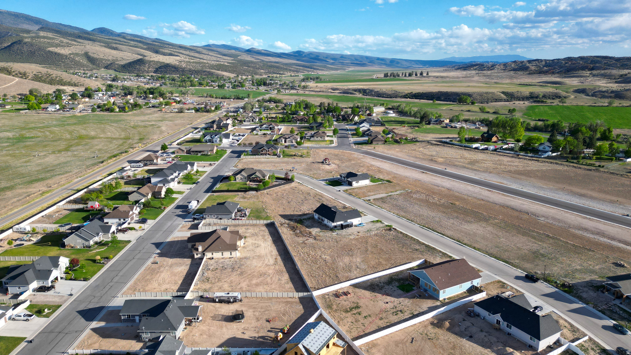 MAYFIELD ESTATES - Land