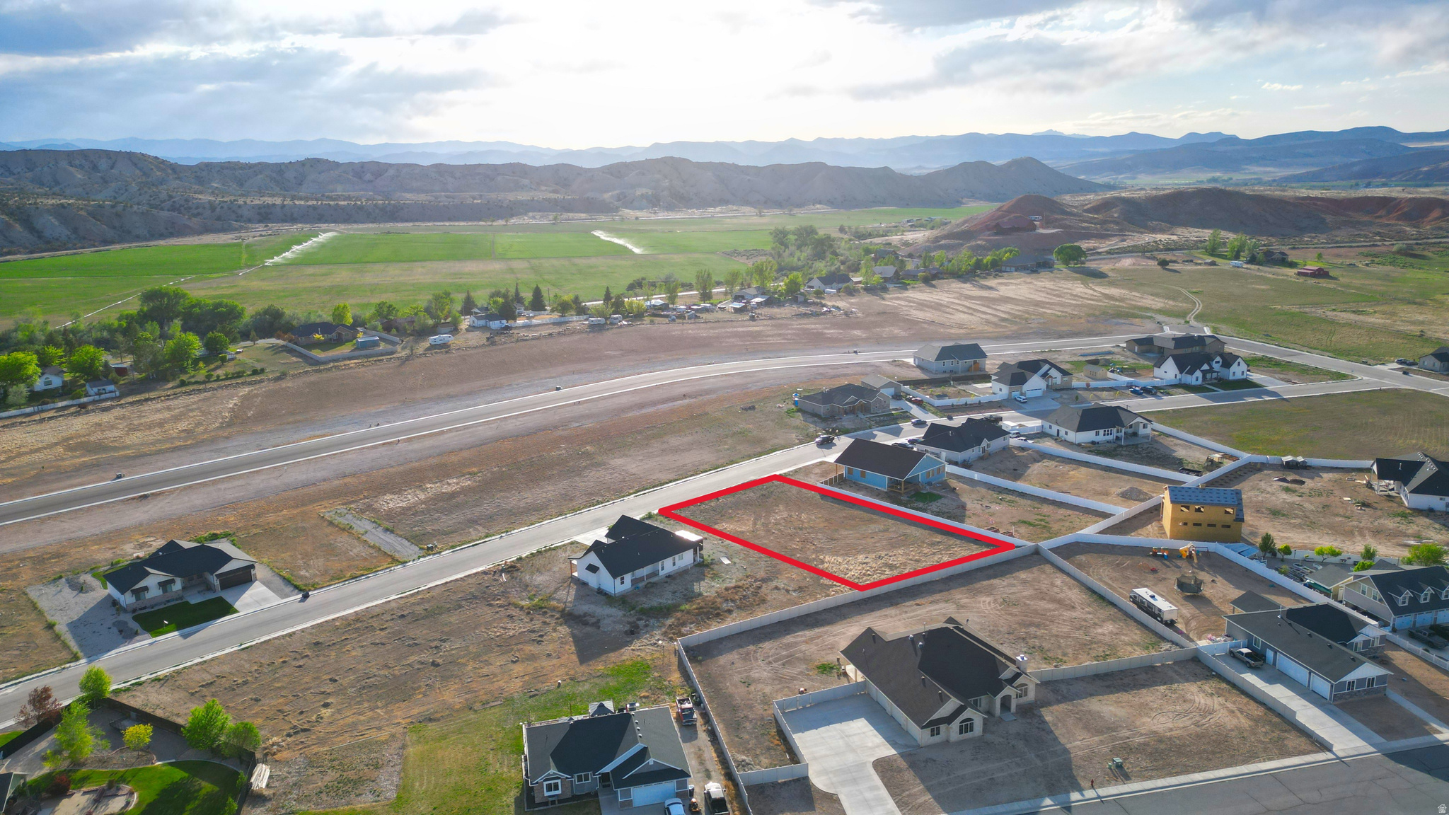 Includes 1/4 share of irrigation. Wonderful opportunity to build your dream home in the sought after Mayfield Estates community! This .51 acre residential lot is ready to go, all utilities stubbed to the lot. West facing, deeper lot for backyard shade in the evening and beautiful views all around. Near Palisade State Park and Gunnison Reservoir, swimming, golfing, fishing, hiking and biking.