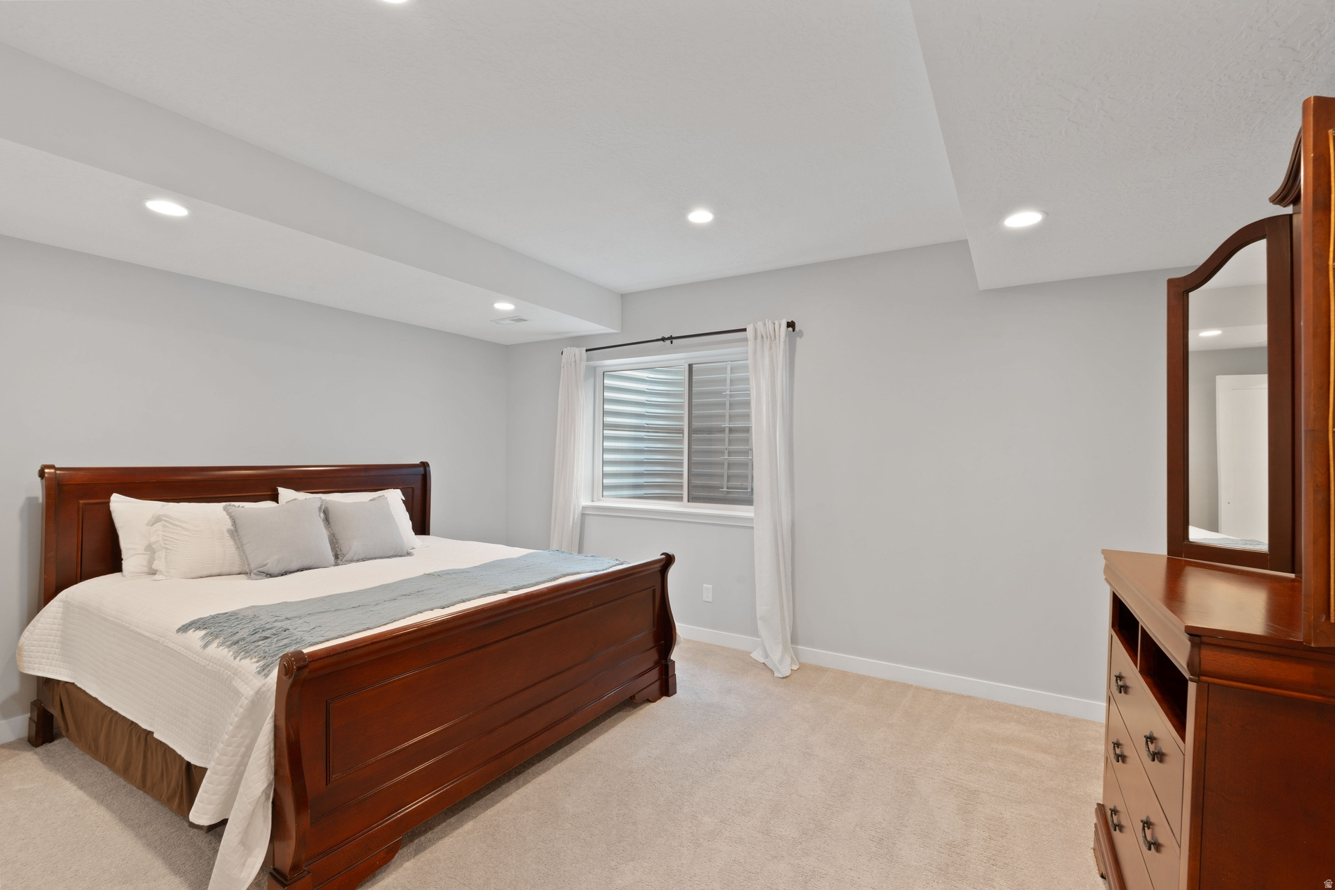 DAYBREAK - Residential