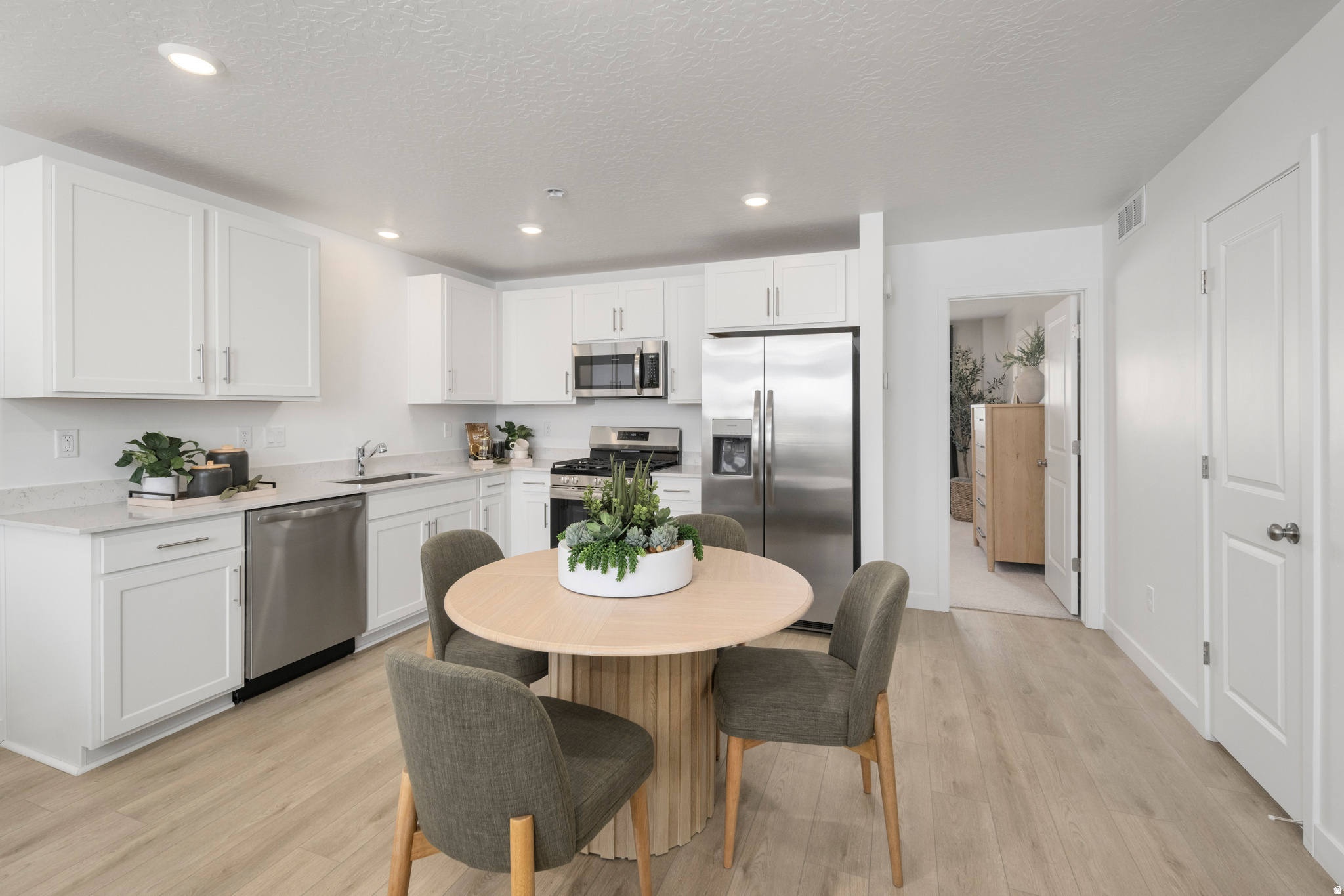 SILVER OAKS - Residential